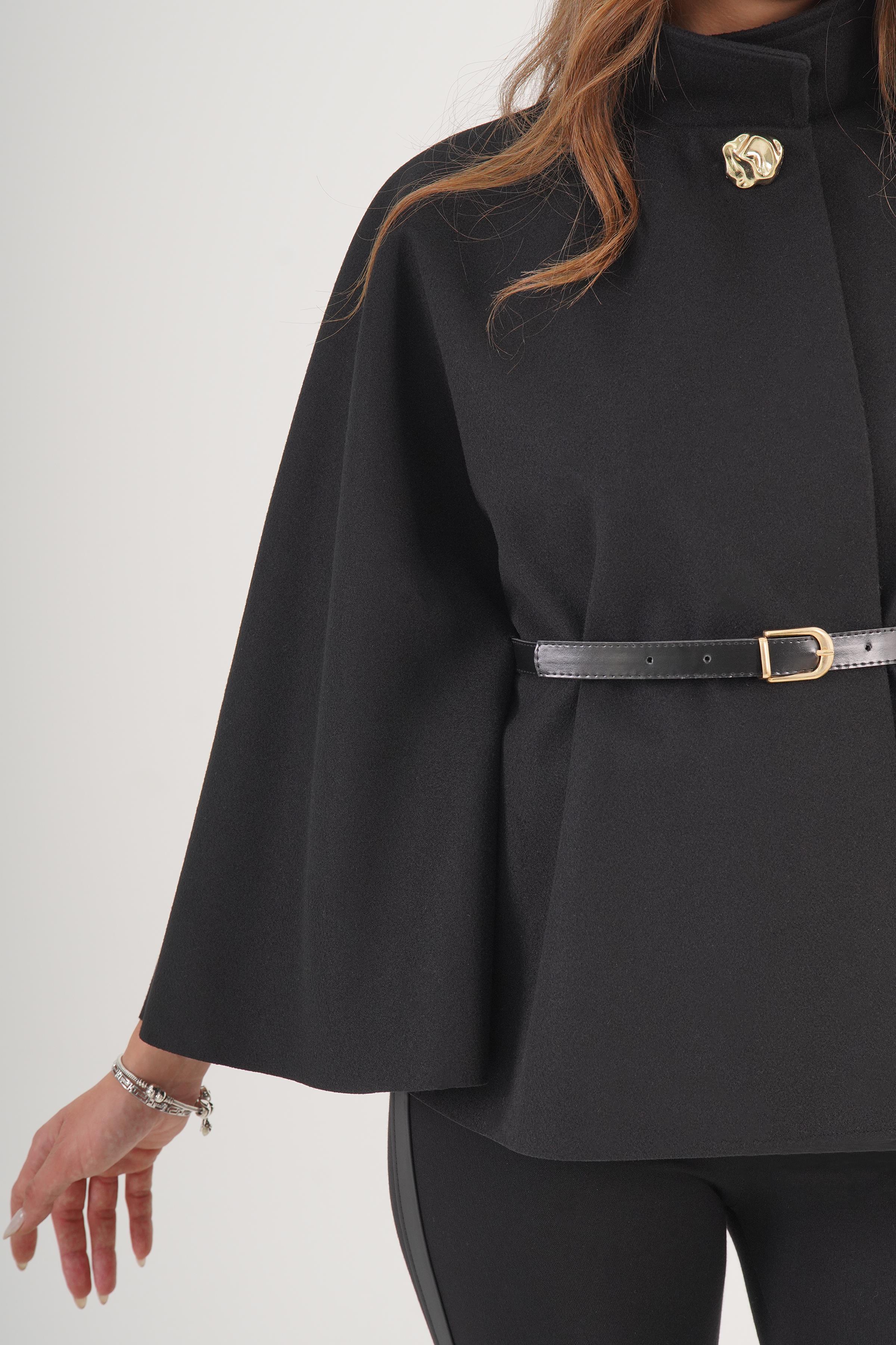 Cape noire élégante