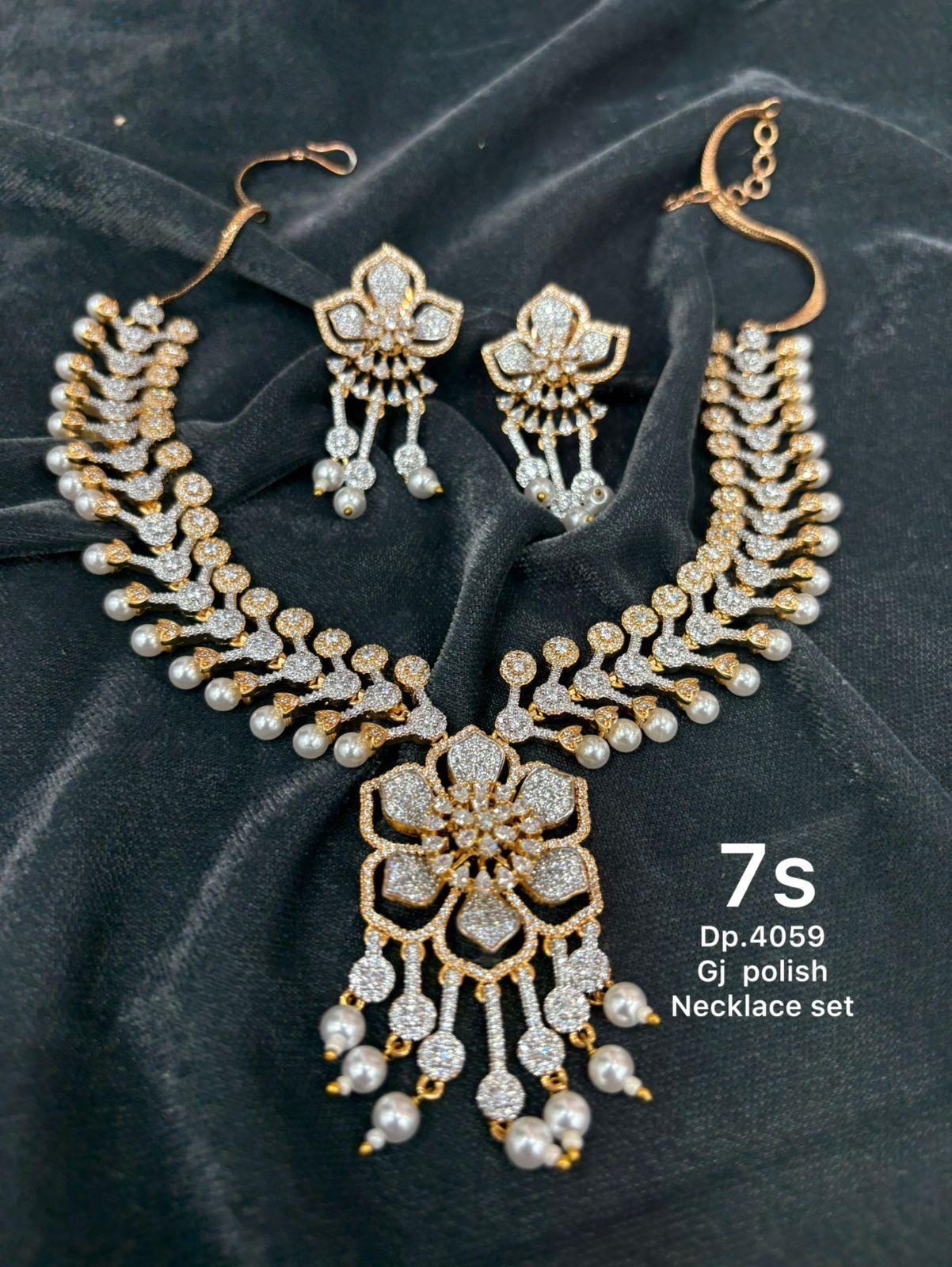 Elegant Floral Necklace Set