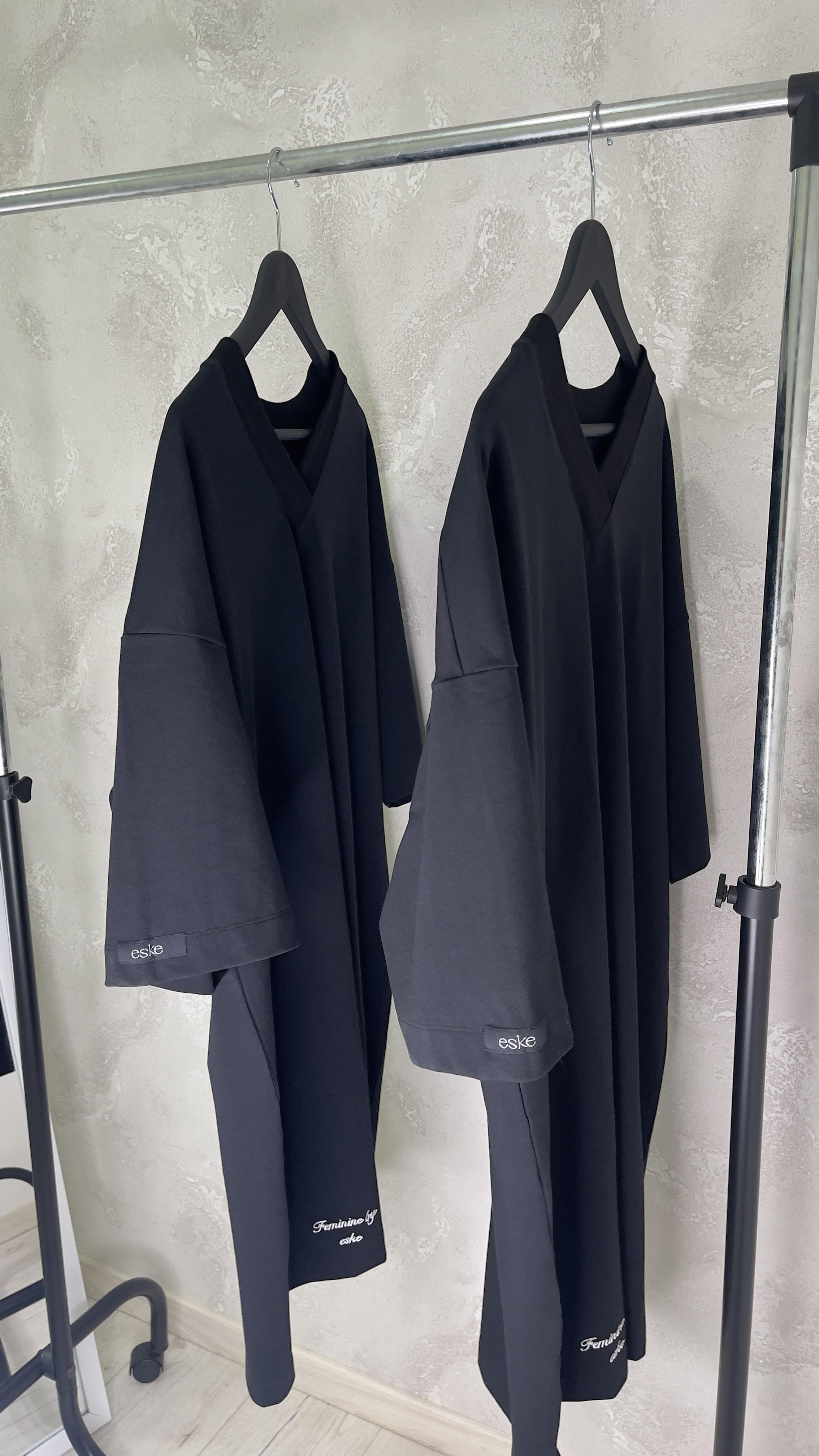 FEMININE by ESKE OVERSIZED JERSEY SUKNELĖ