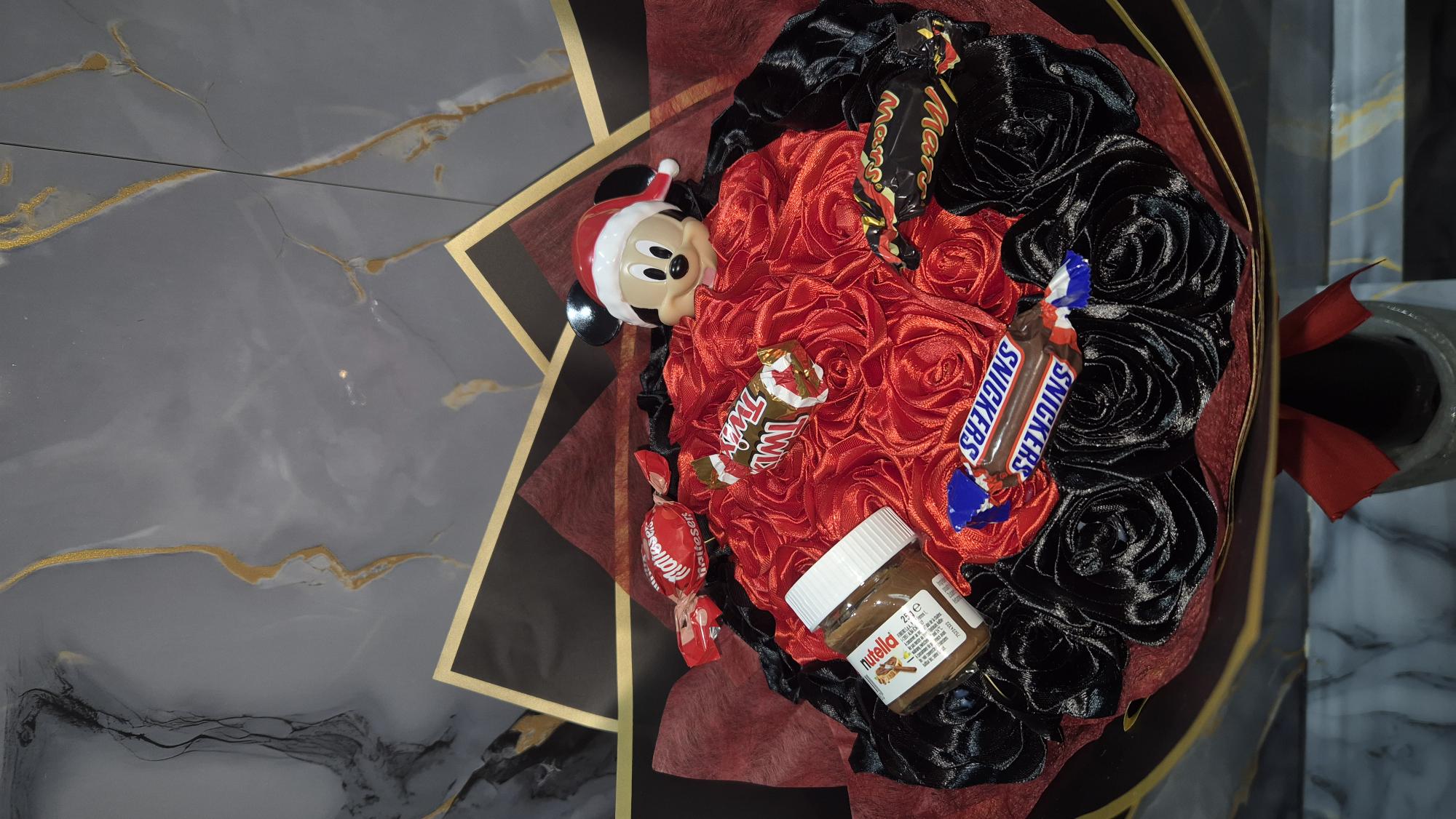 Bouquet Disney satin fait main 30 rose rouge et noir