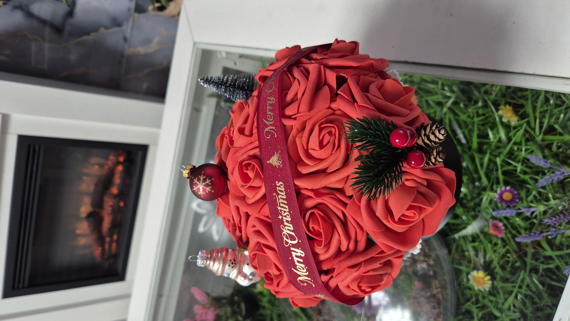 Bouquet de noël 20 rose rouge en mousse avec son pot de couleur noir