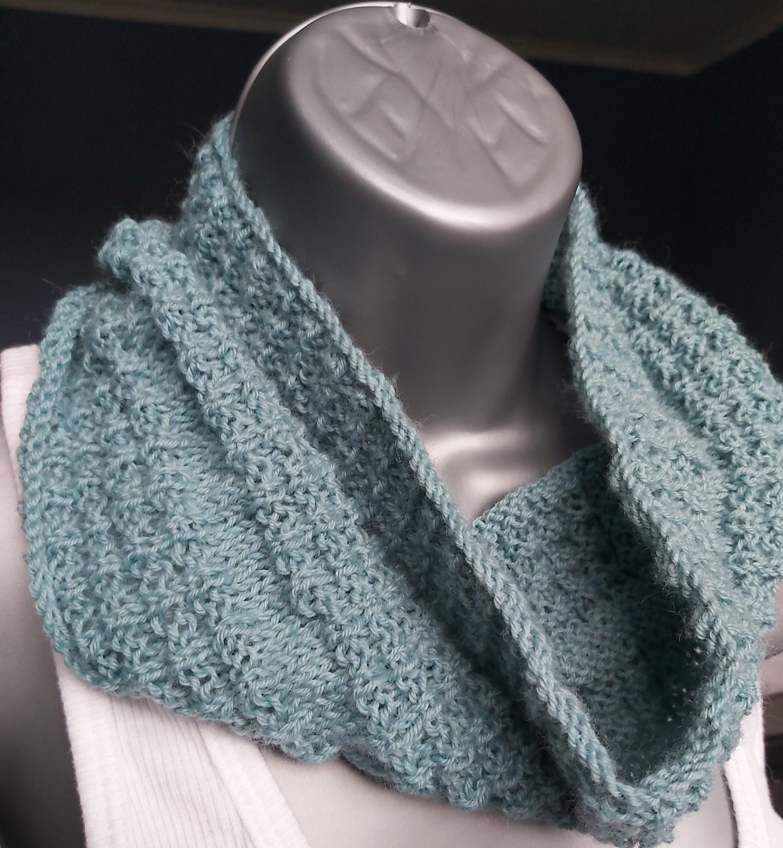 Box Stitch Cowl Knitting Pattern