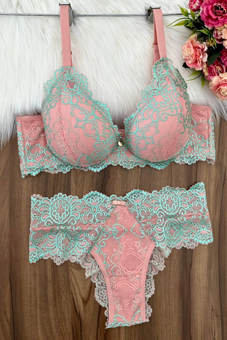 Conjunto de lingerie rendado