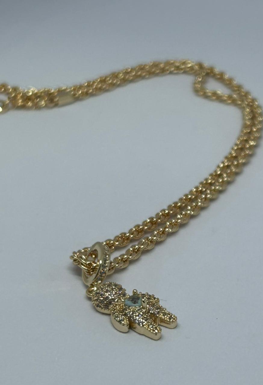 Colar de ouro com pingente de ursinho