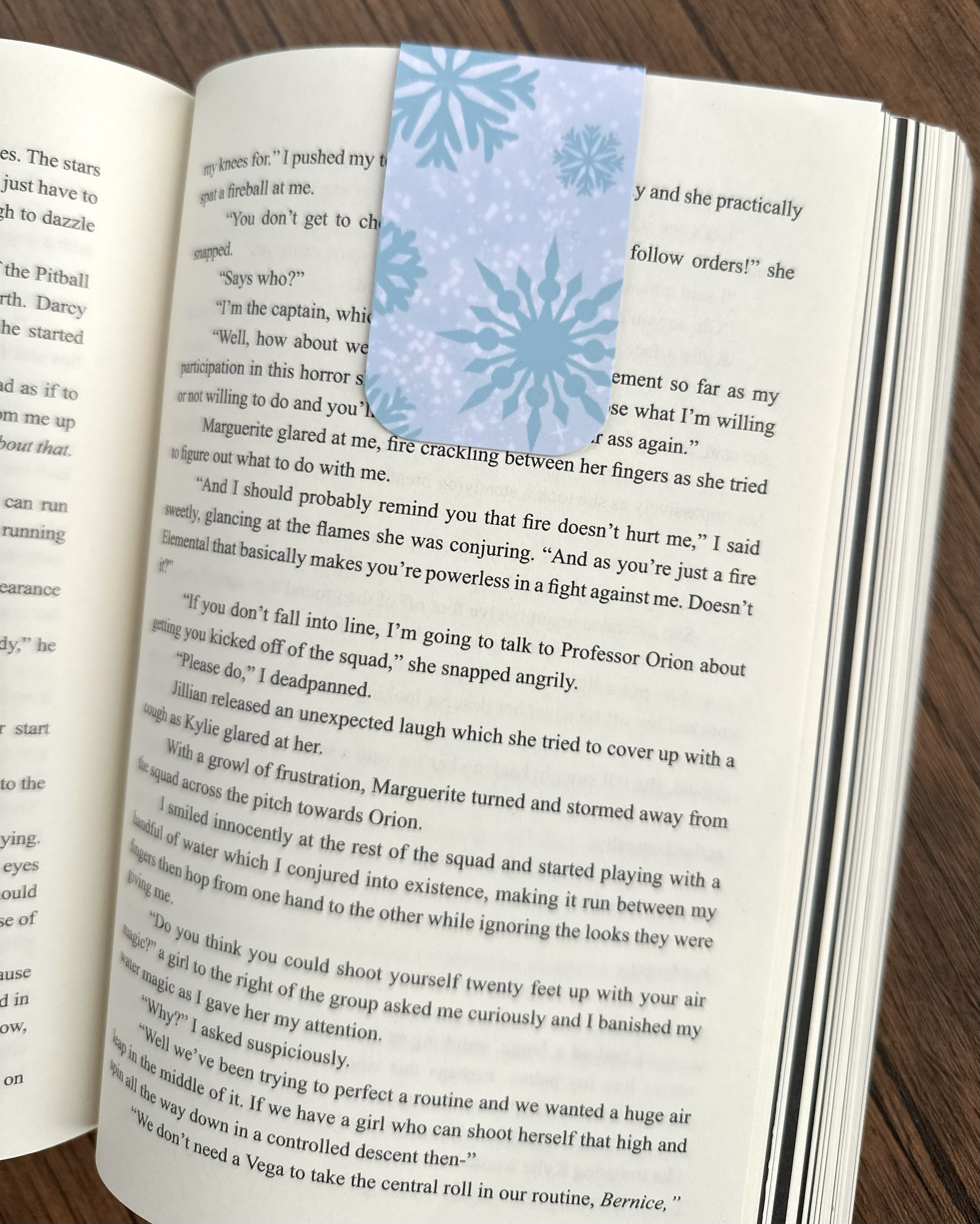 Set of 2 Magnetic Christmas Bookmarks – Candy Cane and Snowflake, Holiday Reading Gift, Stocking Stuffer for Book Lovers