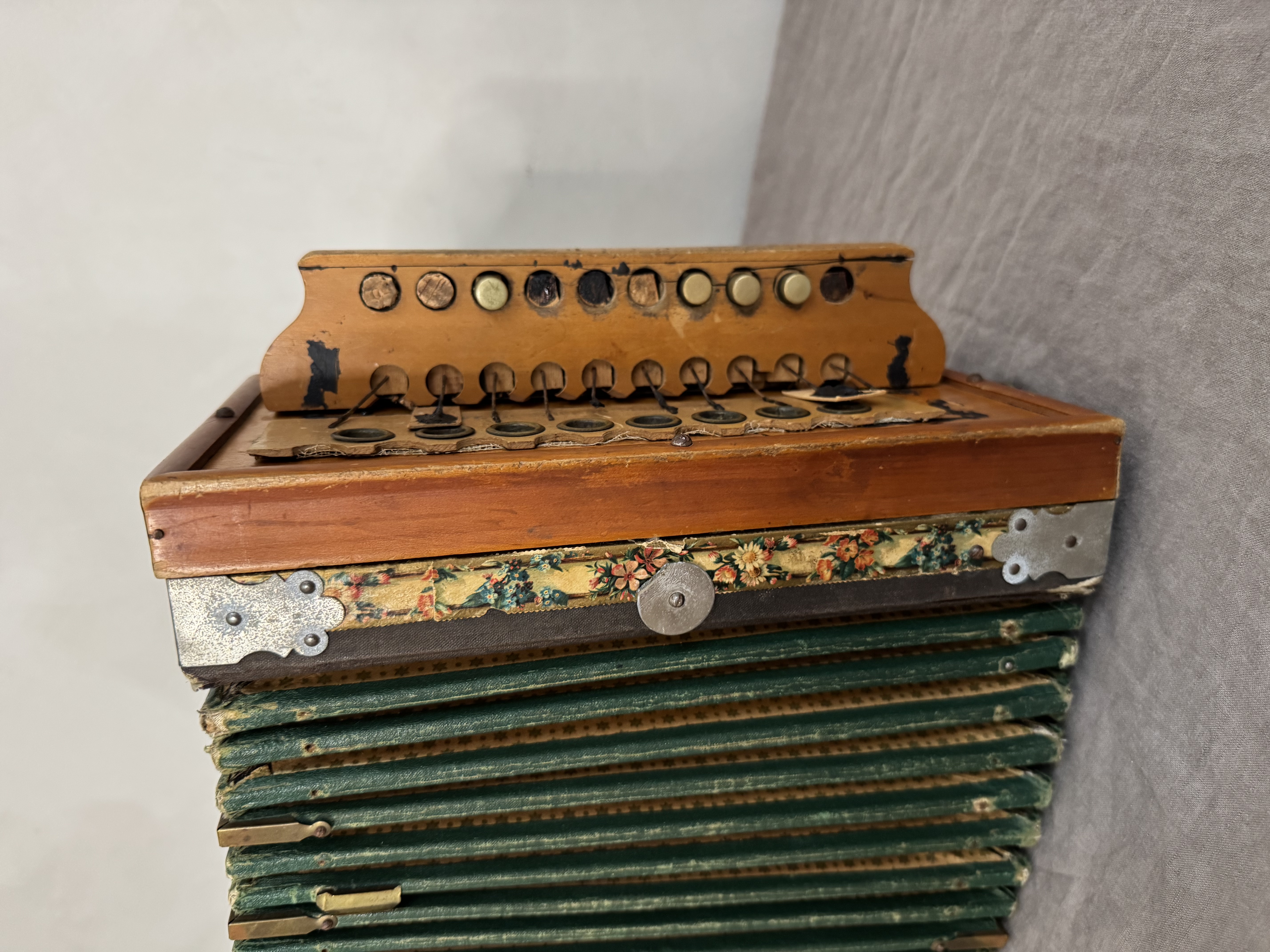 Fint dragspel ej fungerande men som dekor - 