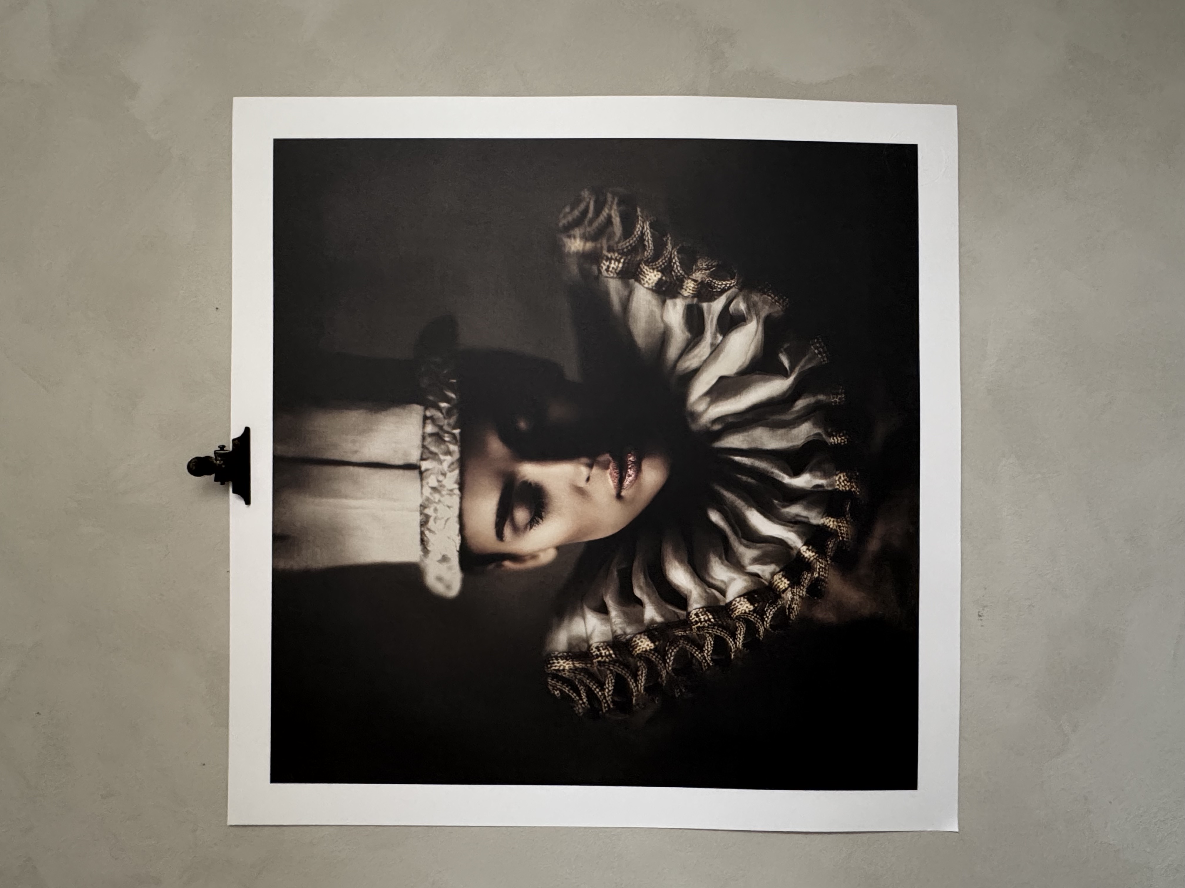 Tryck med mindre fel 70x70cm Pandora