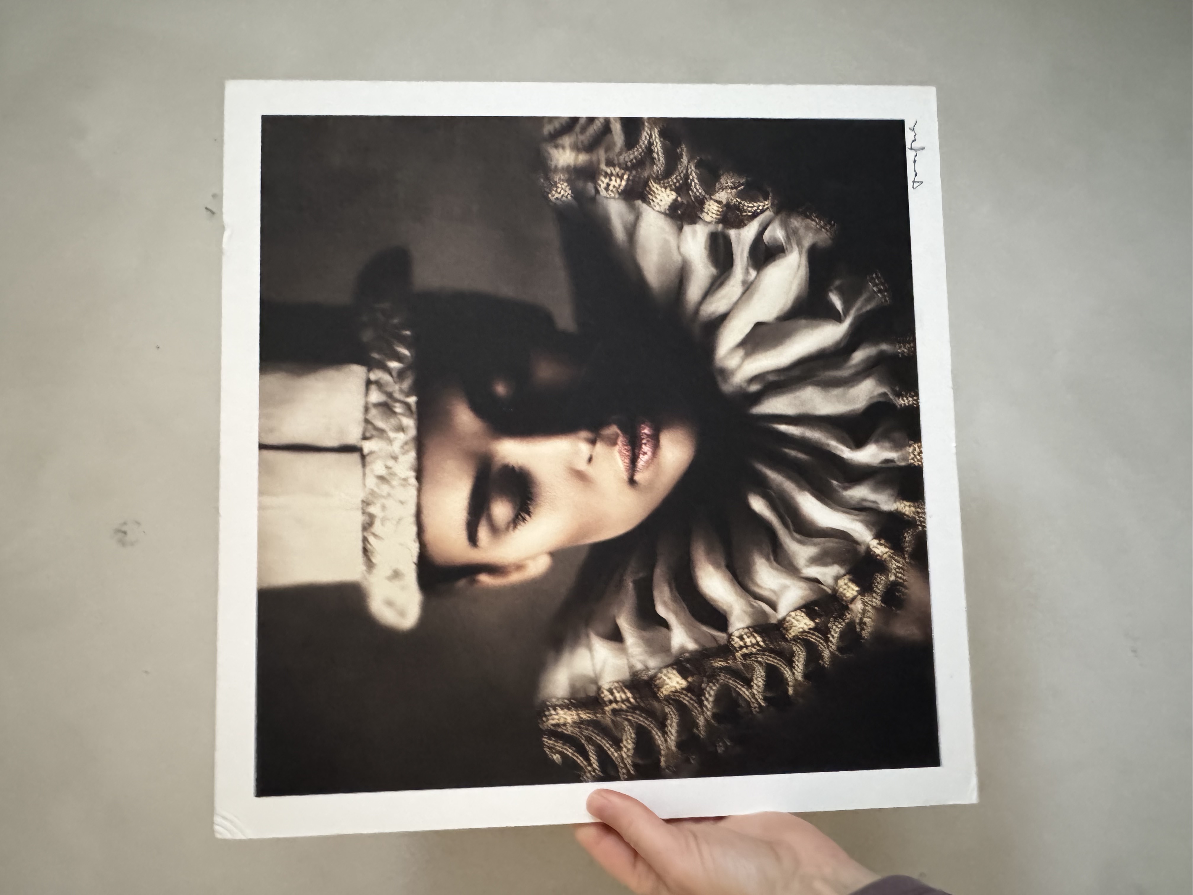 Fineart print på capa.40x40cm Bara att hänga på väggen. Lite skador - Pandora