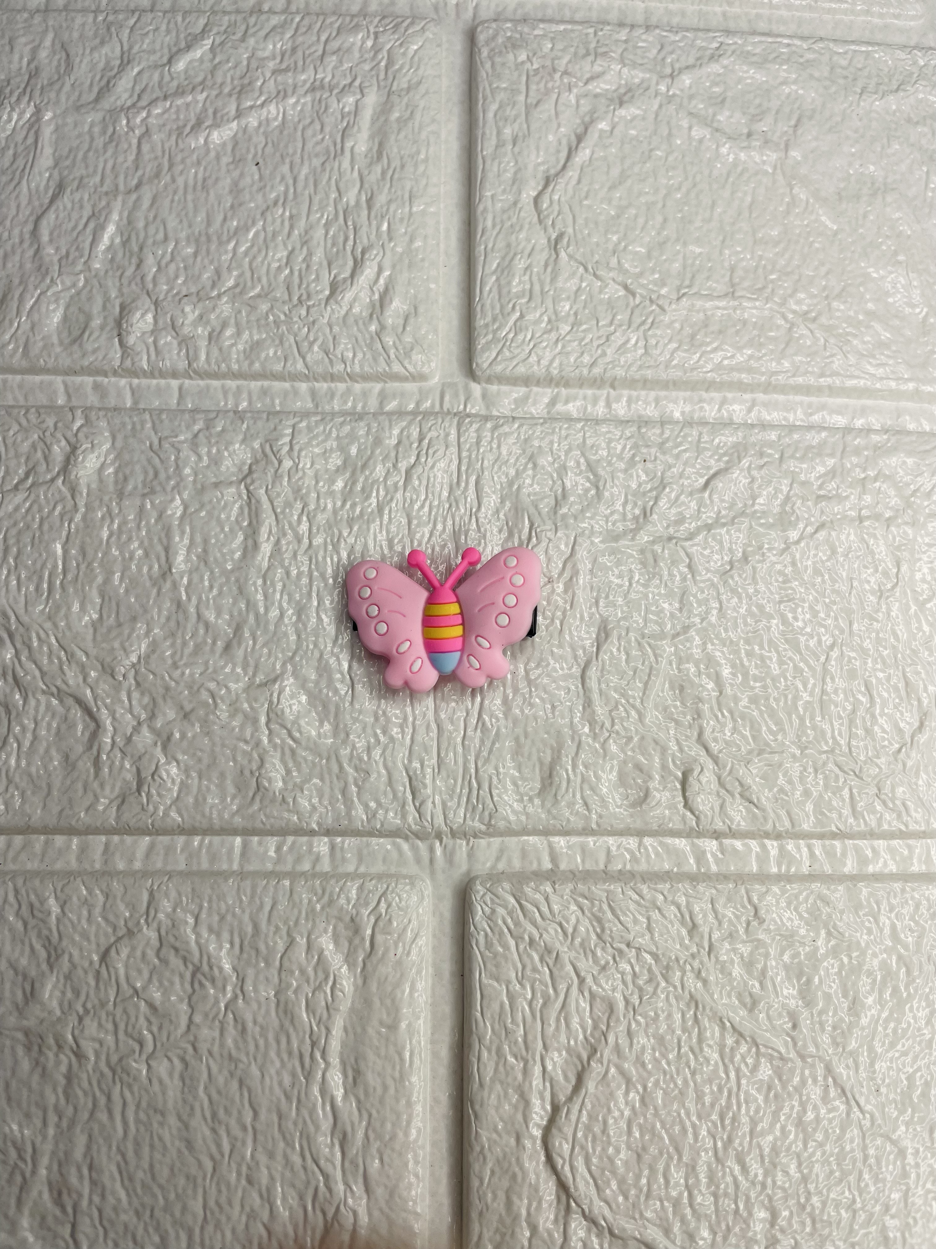 CARTOON ANIMALS KOREAN SIDE PINS