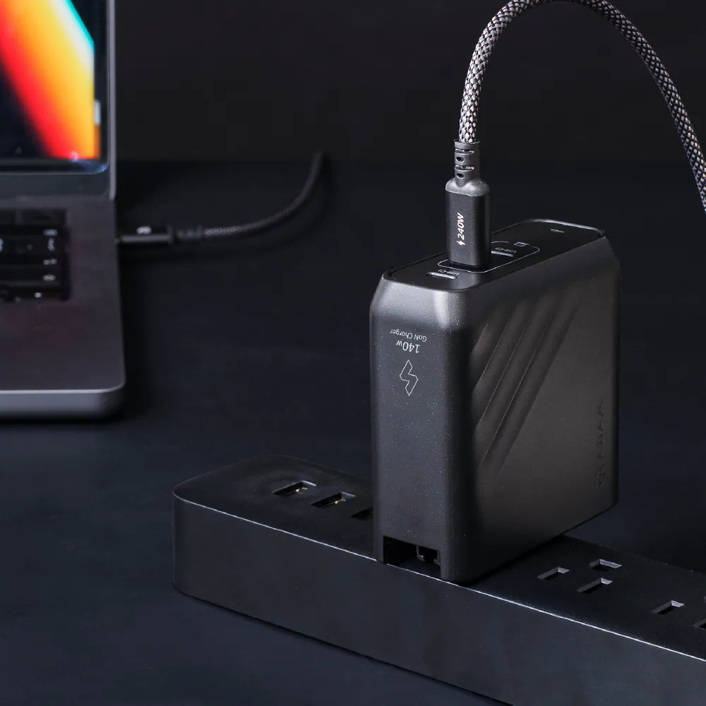 Adam Elements Omnia Pro 140 3-Port Power Charging Kit PD 3.1 140W