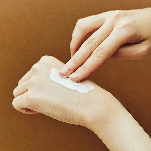 Skin1004 - Madagascar Centella Probio-Cica Glow Sun Ampoule - 50ml