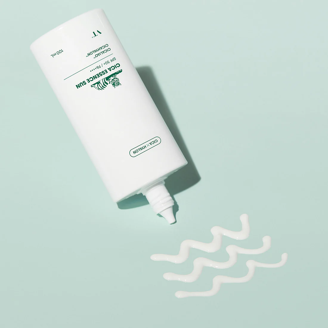 Vt Cosmetics - Cica Essence Sun SPF50+ PA++++ - 100ml