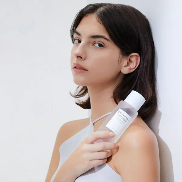 Skin1004 - Madagascar Centella Tone Brightening Boosting Toner - 210ml