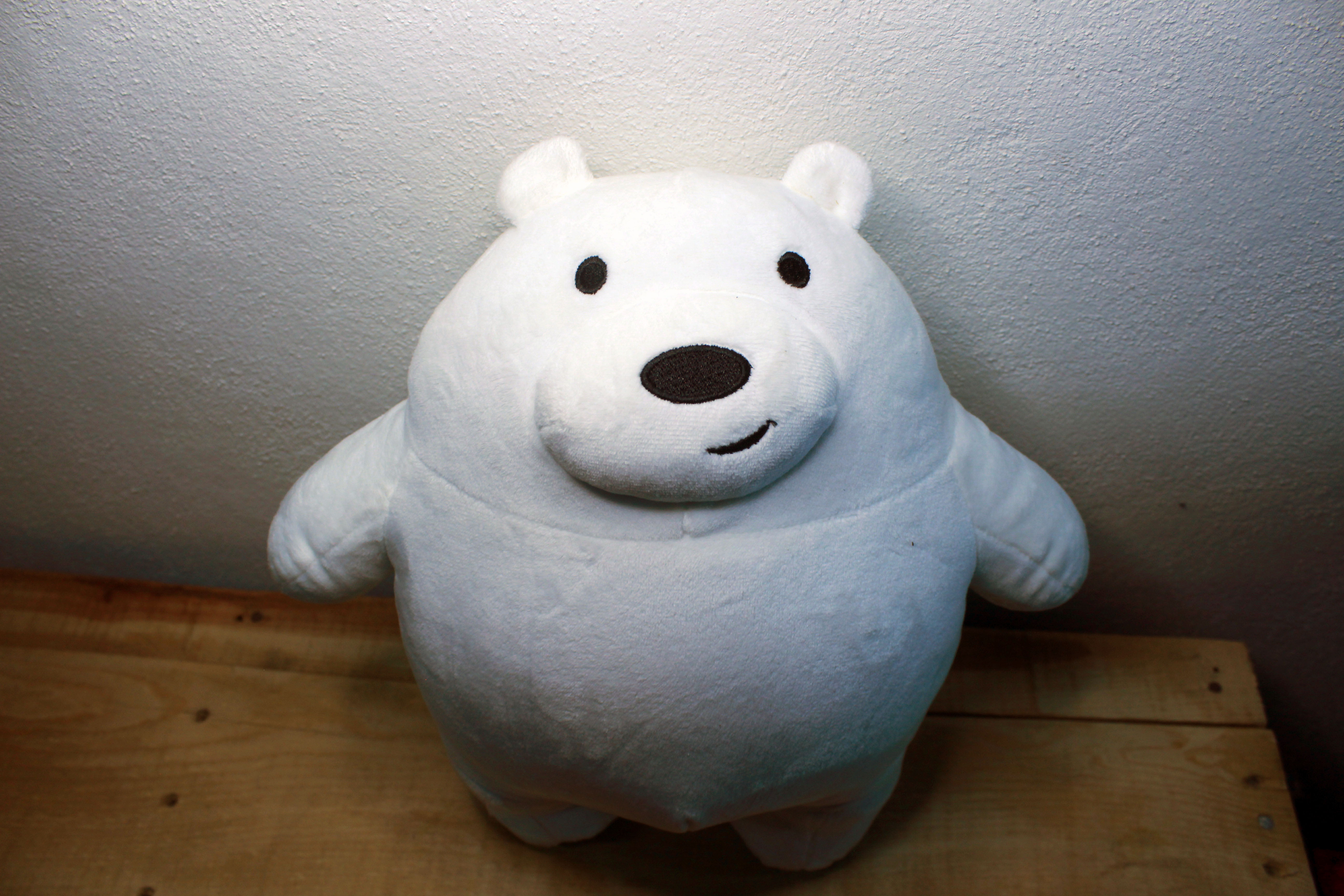 Oso Polar de Peluche inspirado en los Escandalosos