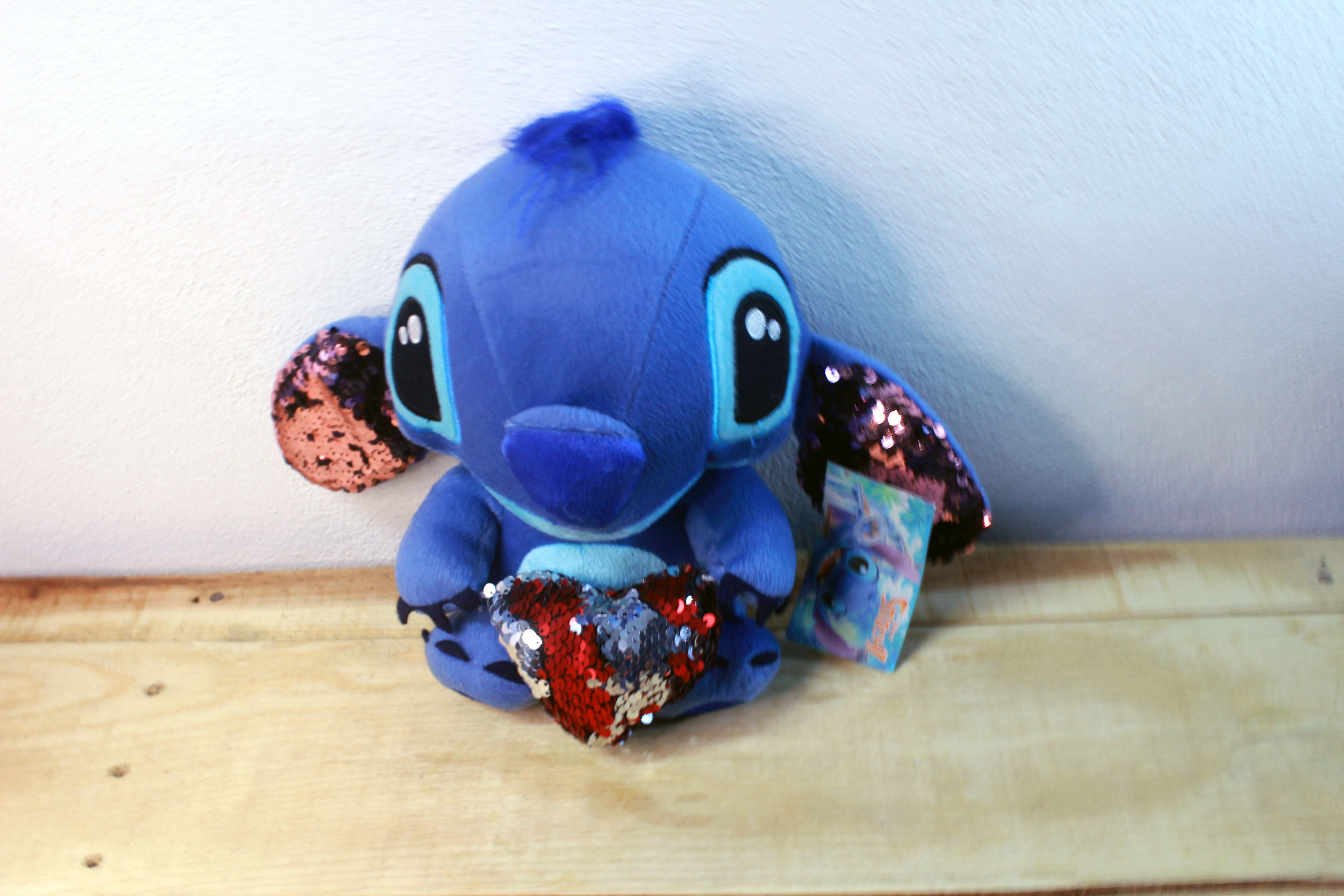 Peluche Stitch con corazón y orejas de lentejuela