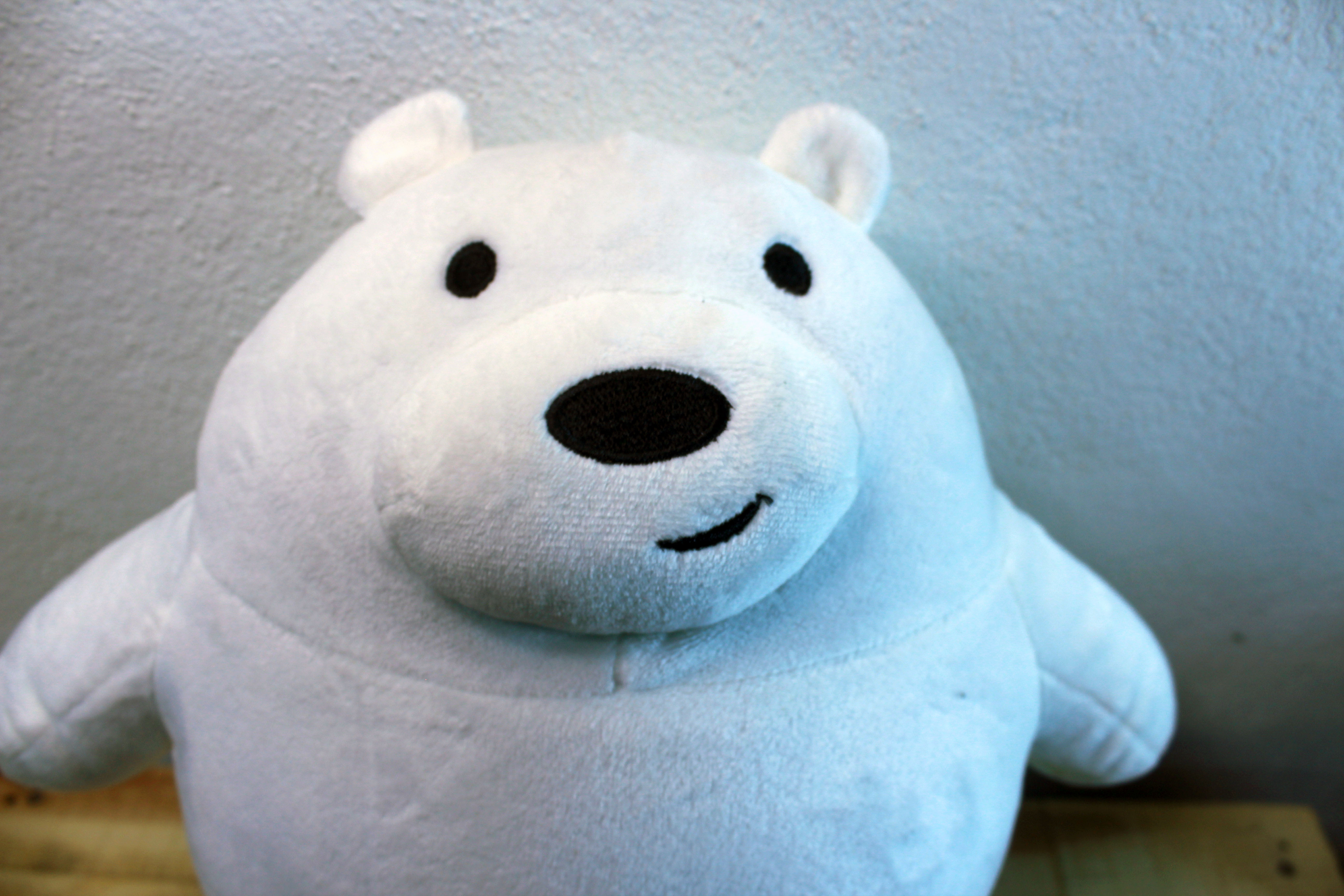 Oso Polar de Peluche inspirado en los Escandalosos