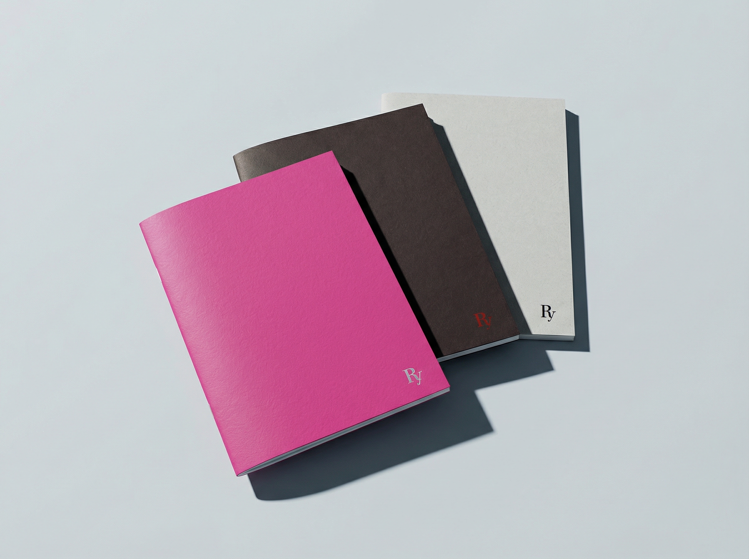 Zestaw 3 notesów w kropki B5: różowy, brązowy, szaro-beżowy