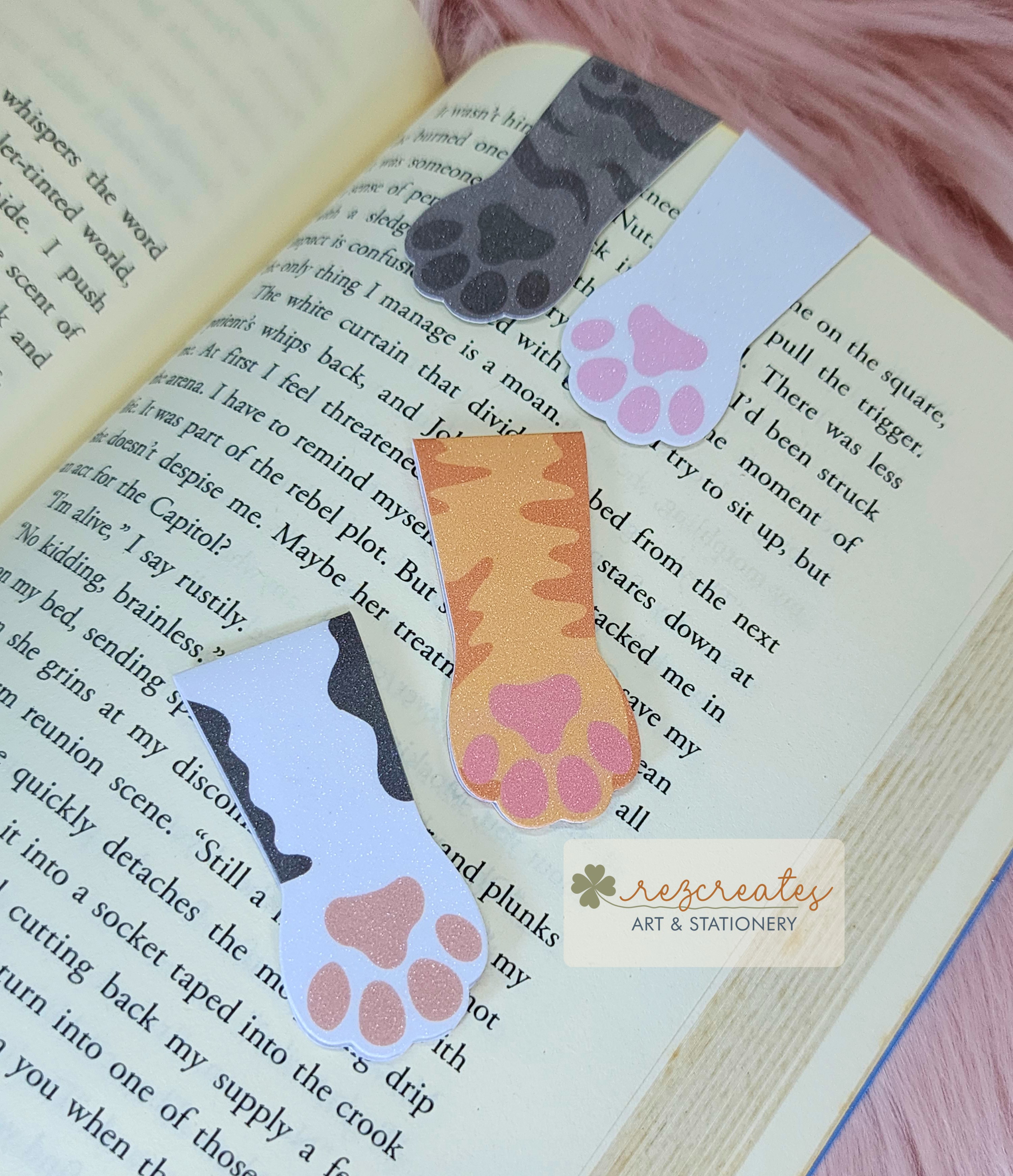 Cute Cat Paw Magnetic Bookmark Set | Kitty Paw Print Toe Beans Bookmark