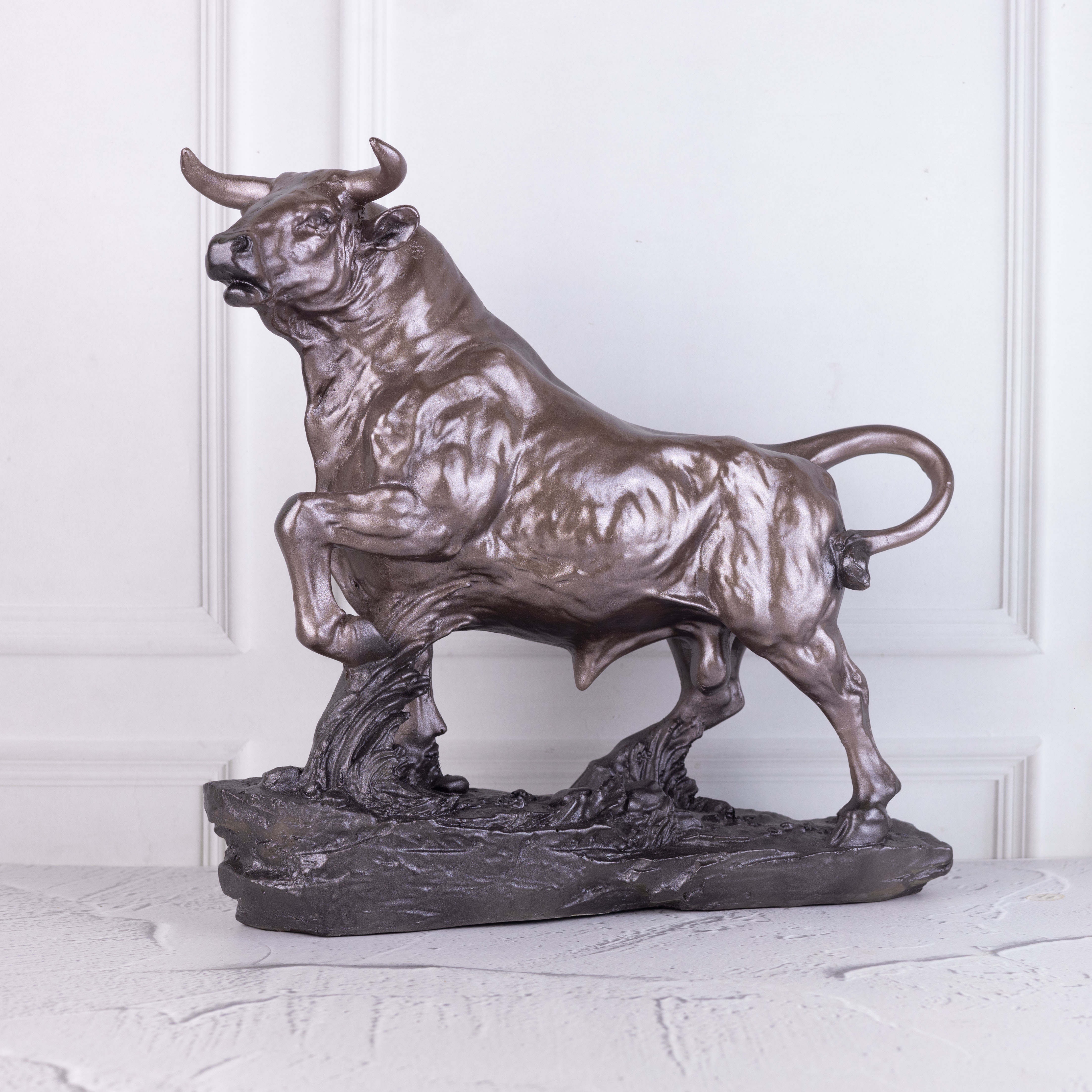 Vastu & Feng Shui Alert: Where to Place Your Charging Bull for Maximum Wealth