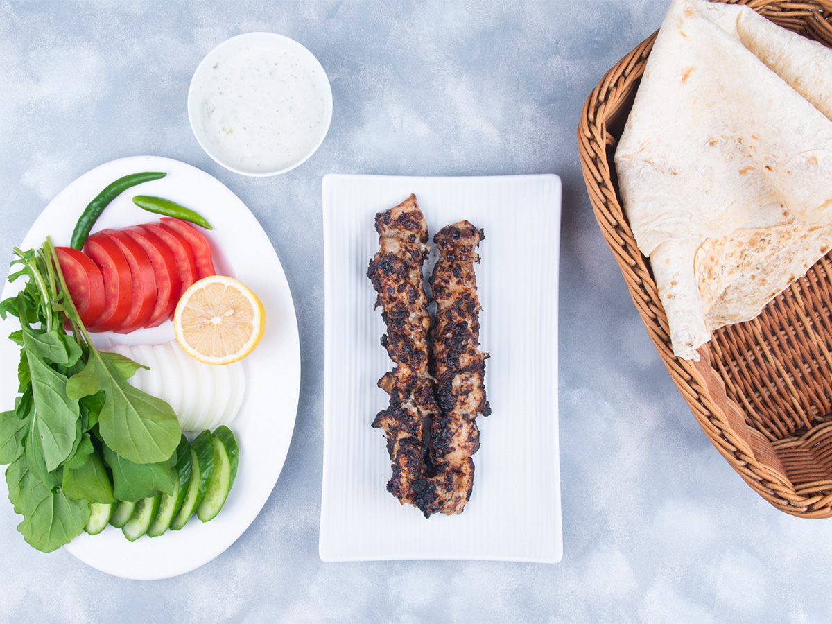 Chicken Tikka Yoghurt With Bread