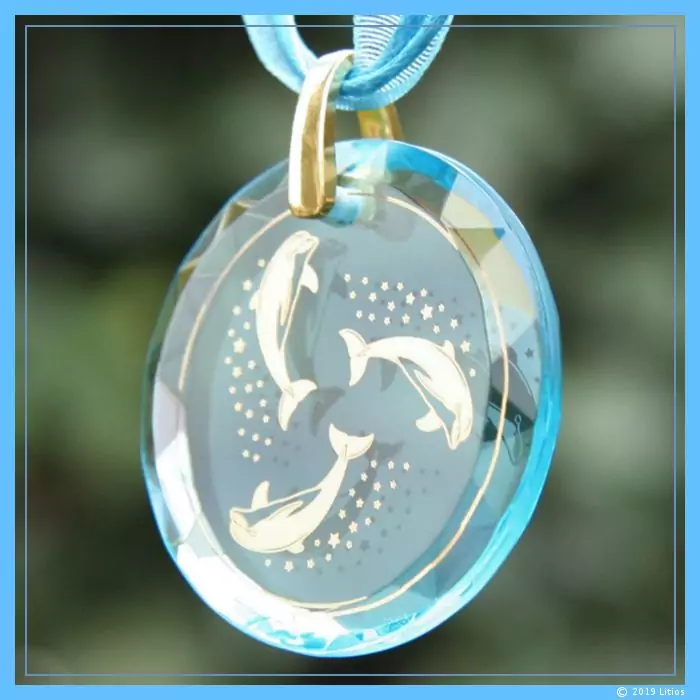 Medallón de Delfines