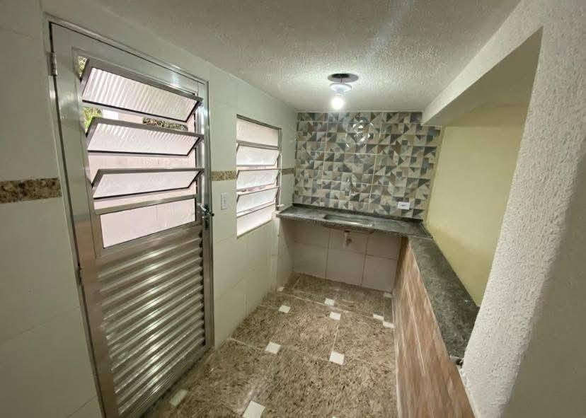 KITNET COM 2 QUARTOS