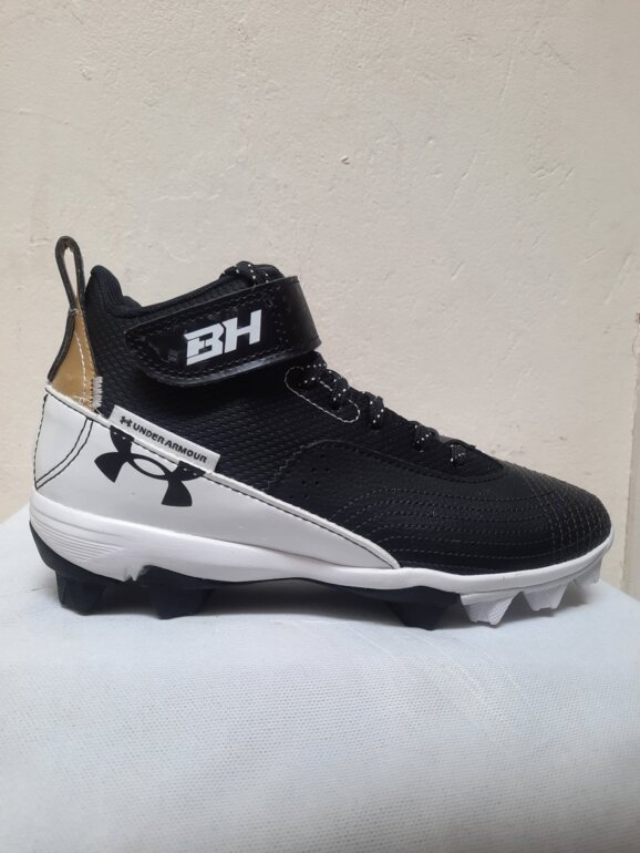 Zapato de béisbol Under Armour BH