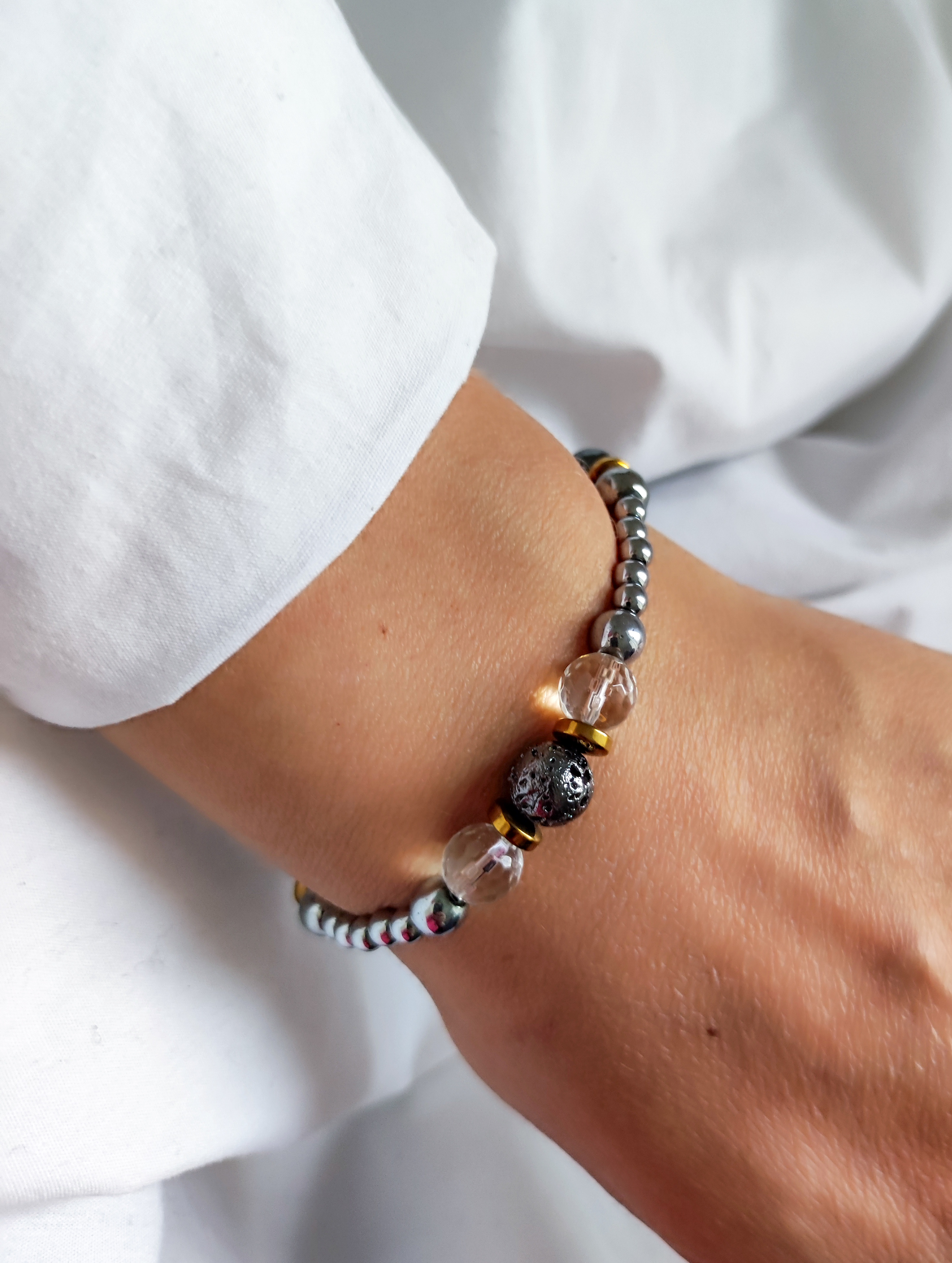 Rankų darbo apyrankės