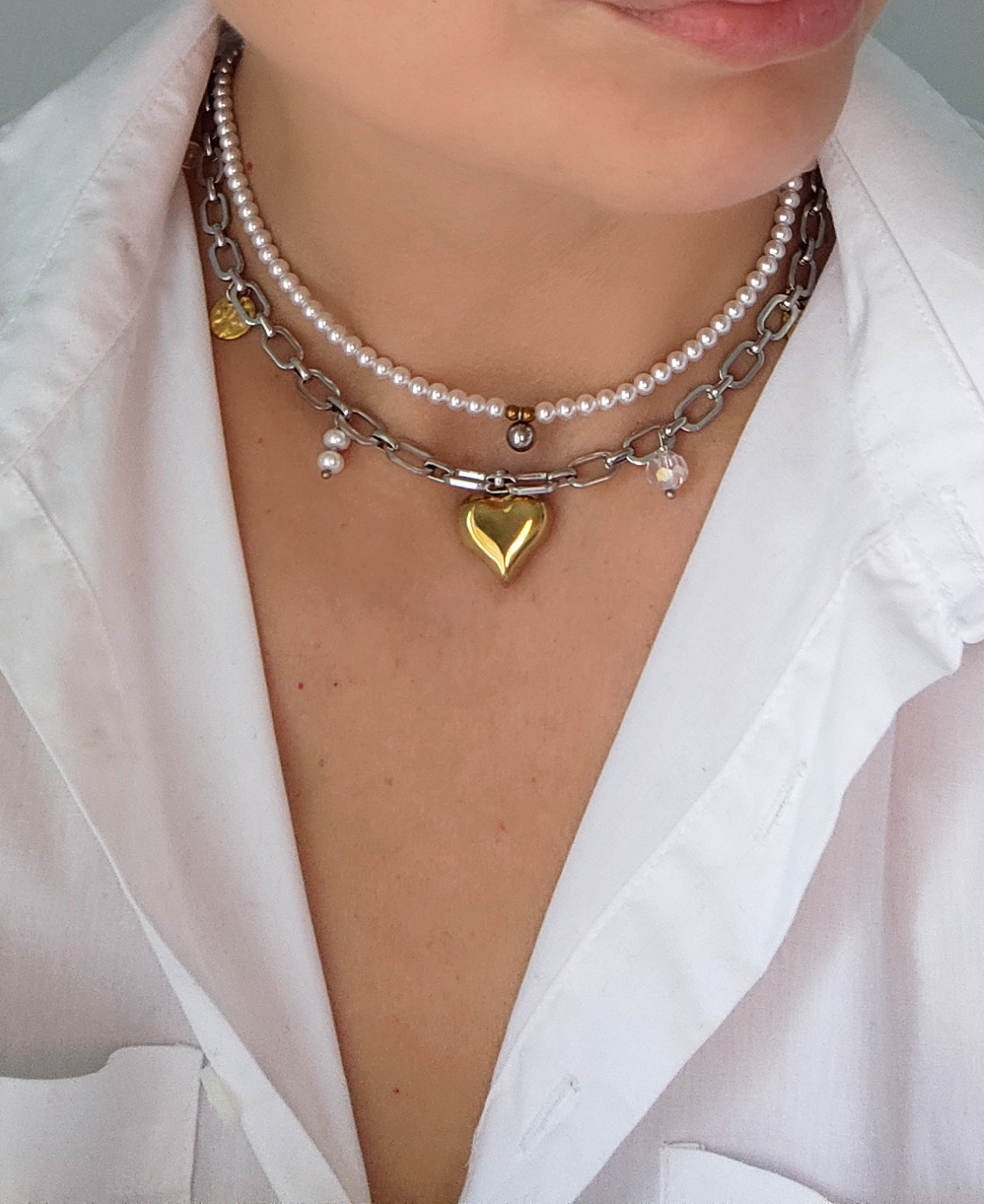 Perlų vėrinys su grandinėle