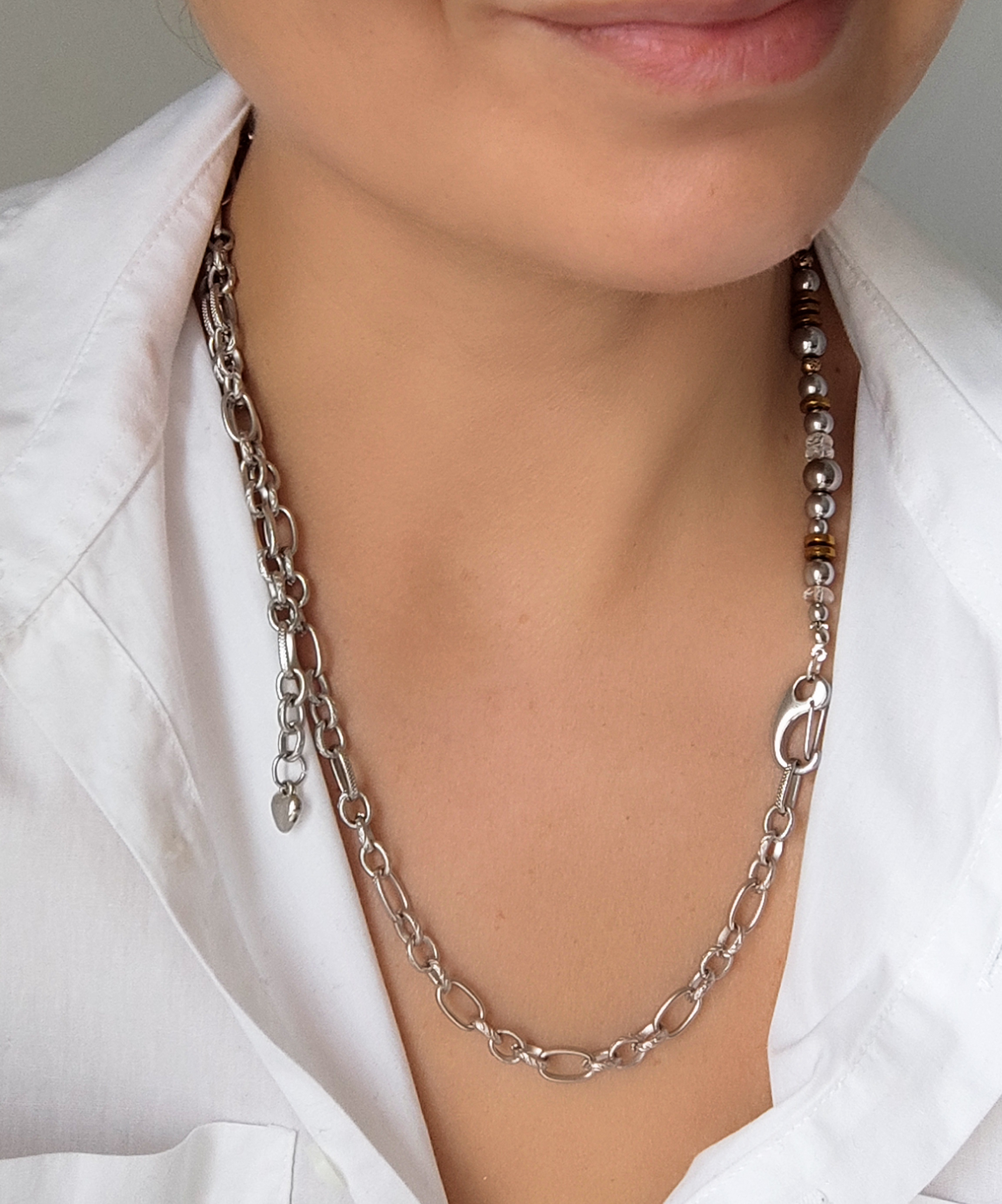 Universalus kaklo papuošalas 