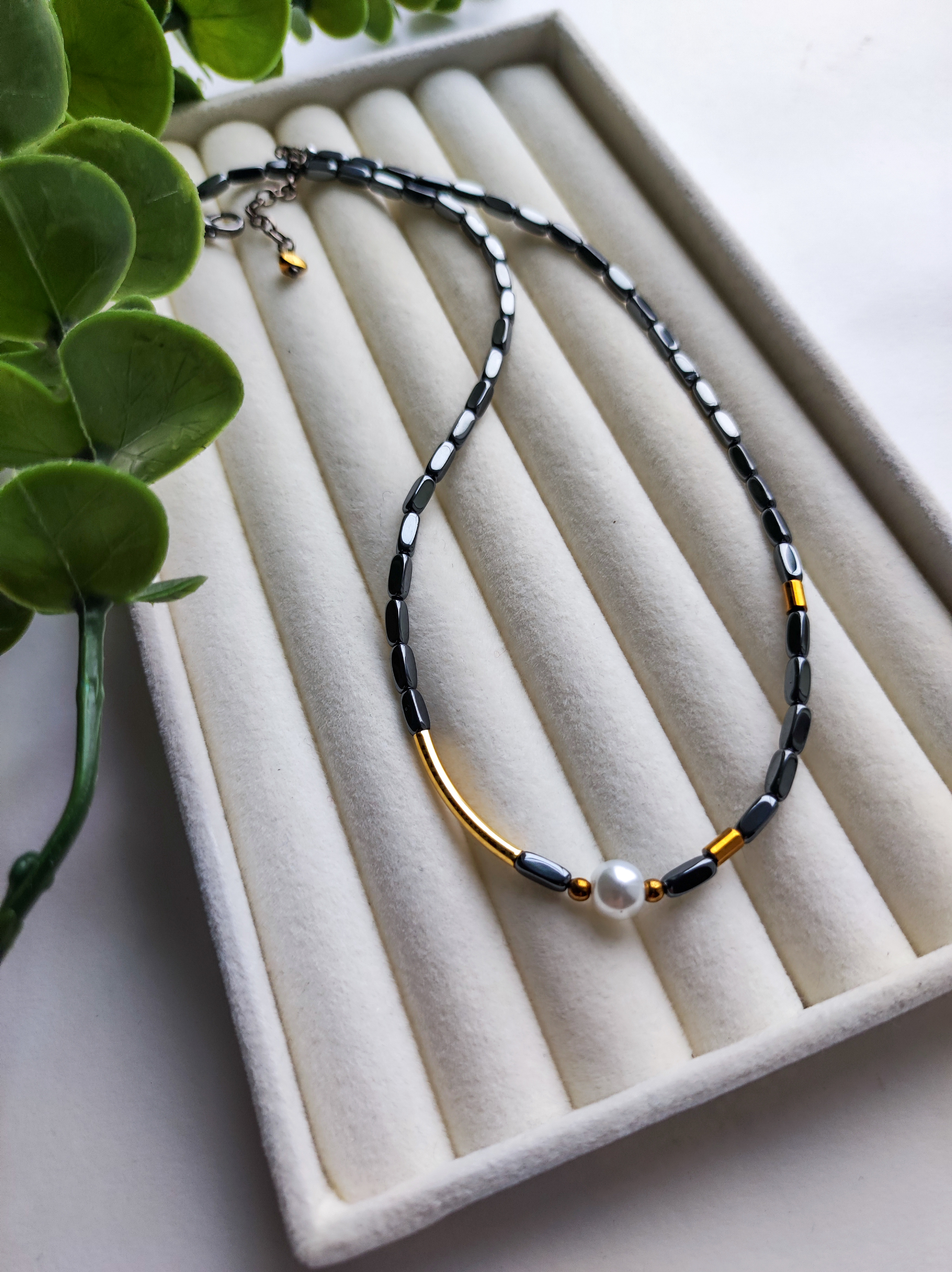 Elegantiškas hematito verinys