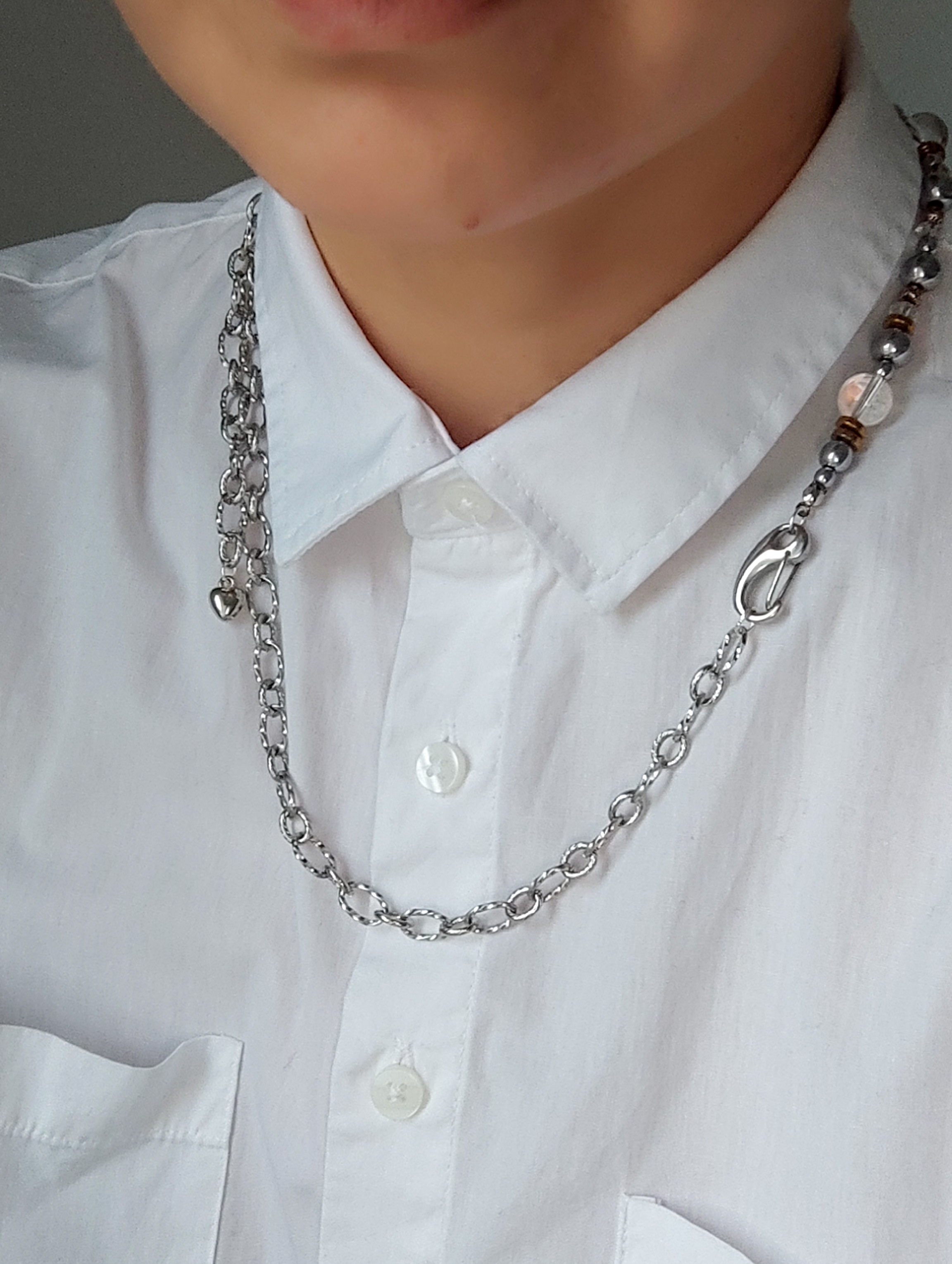 Universalus kaklo papuošalas 