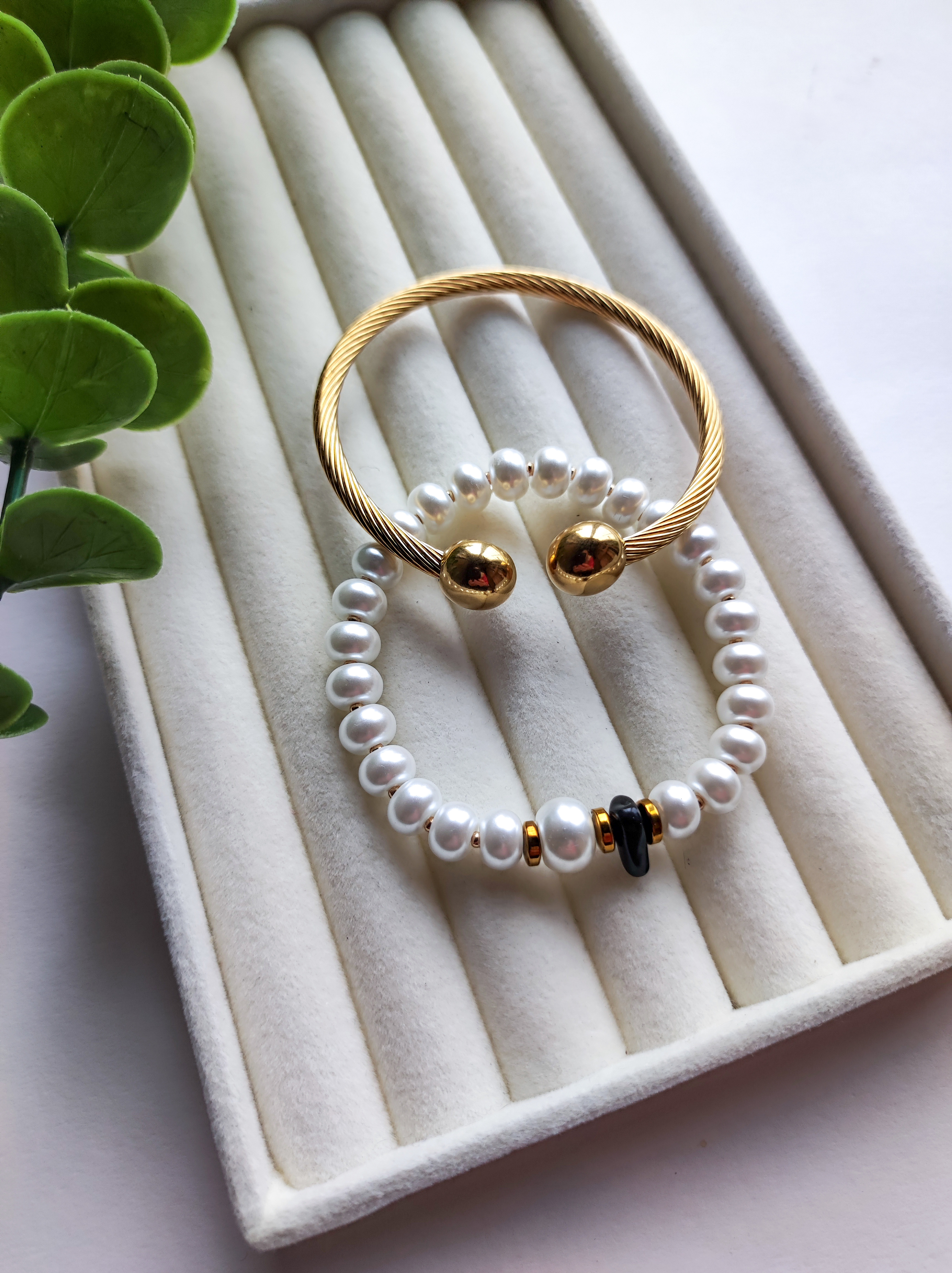 Apyrankių rinkinys su perlais 