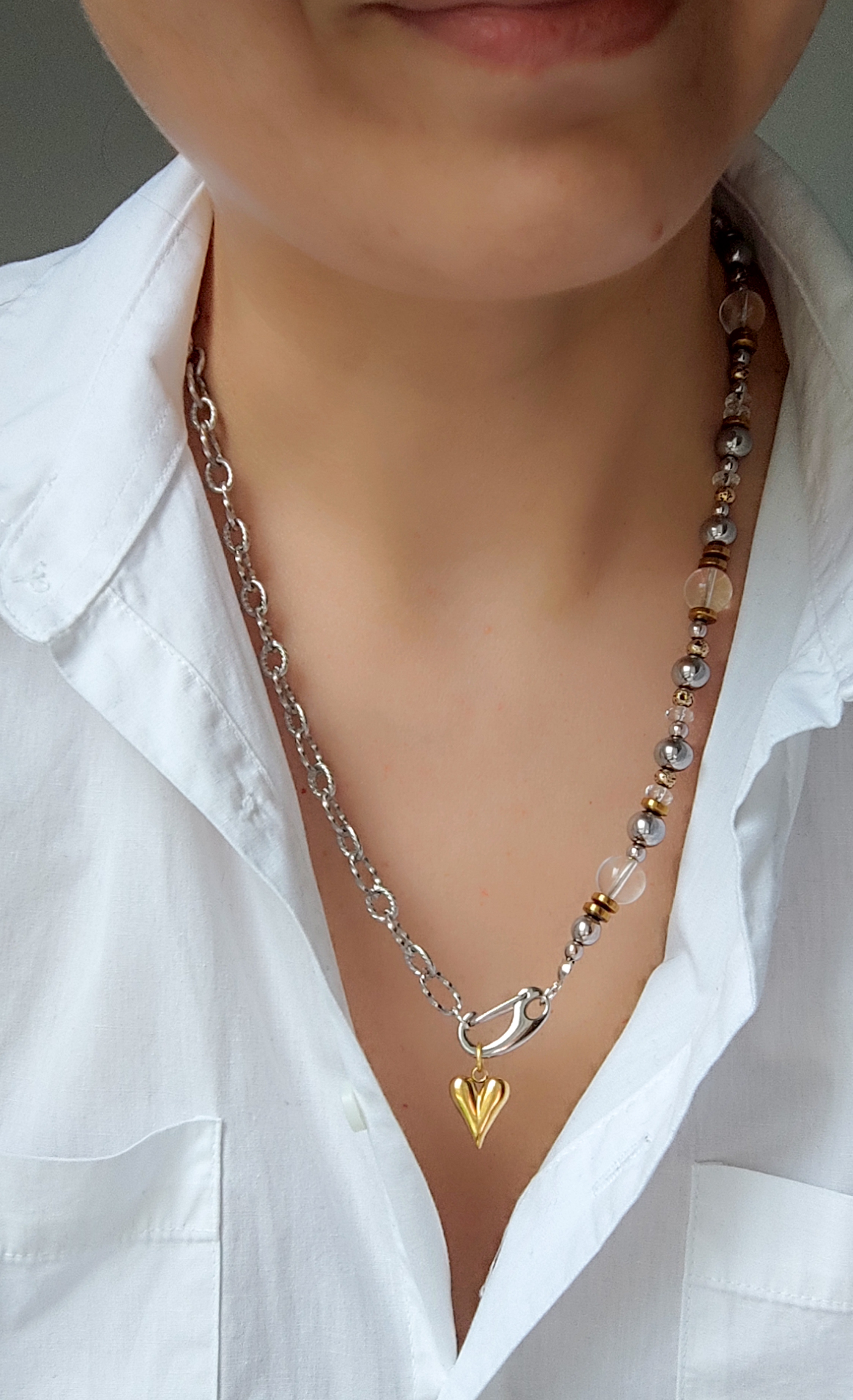 Universalus kaklo papuošalas 