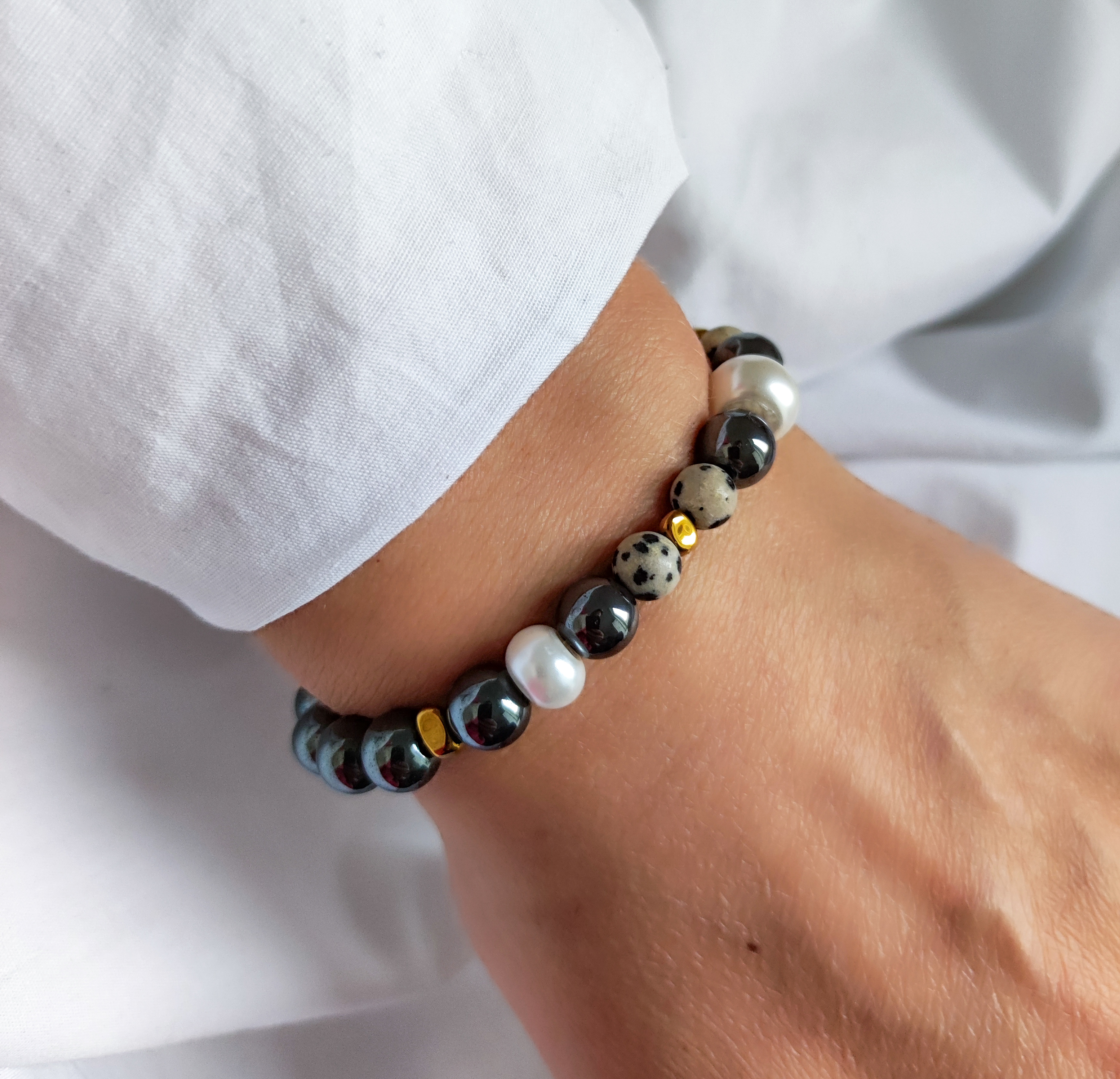 Rankų darbo apyrankių rinkinys