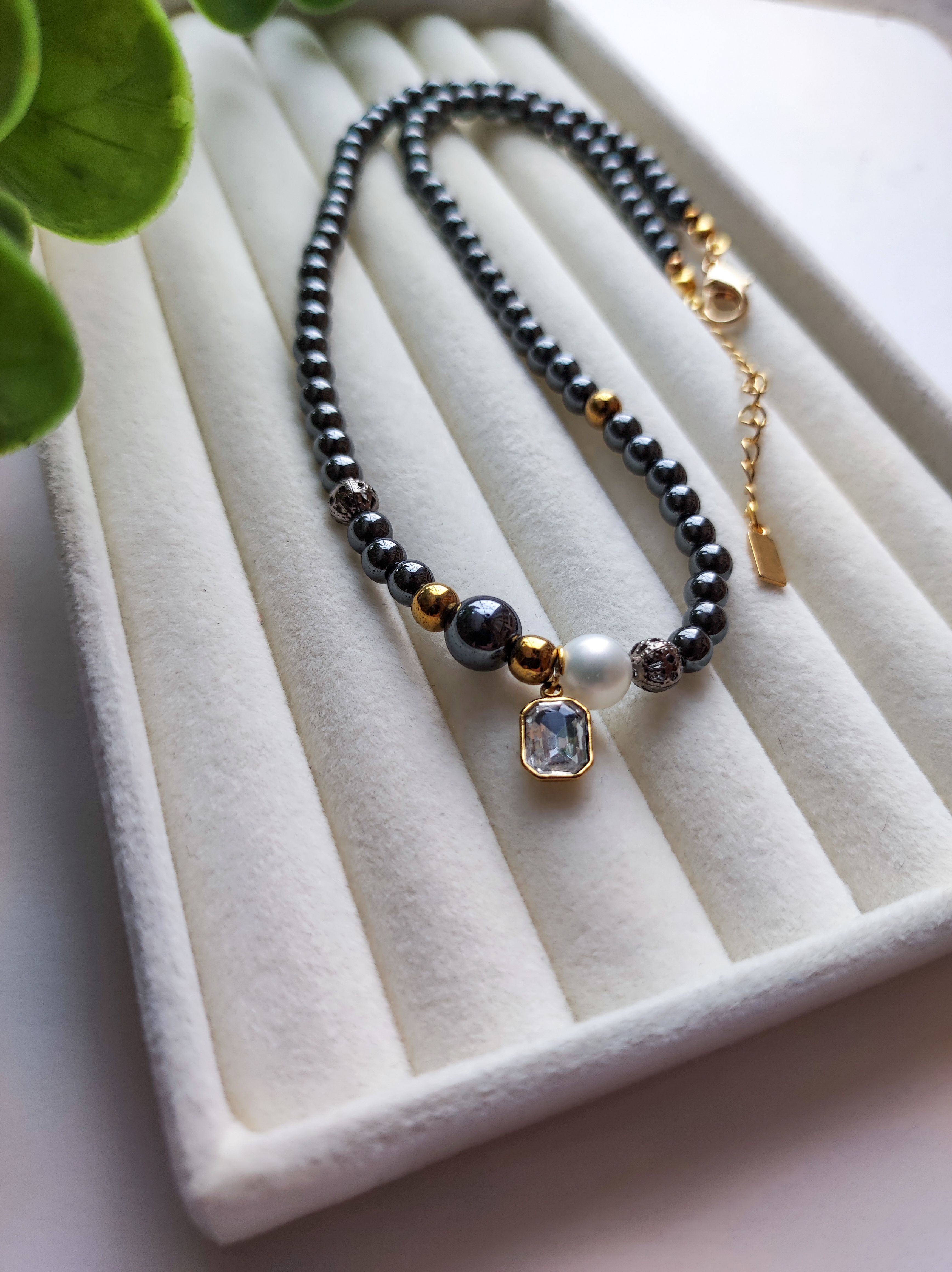 Elegantiškas vėrinys 