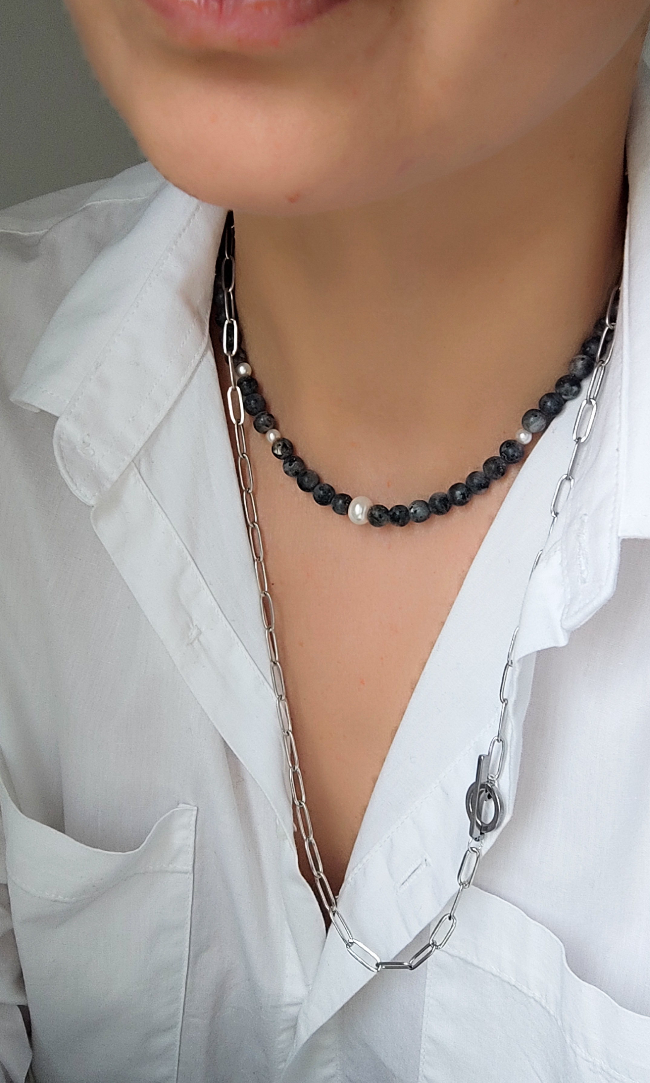 Kaklo papuošalas su grandinėle