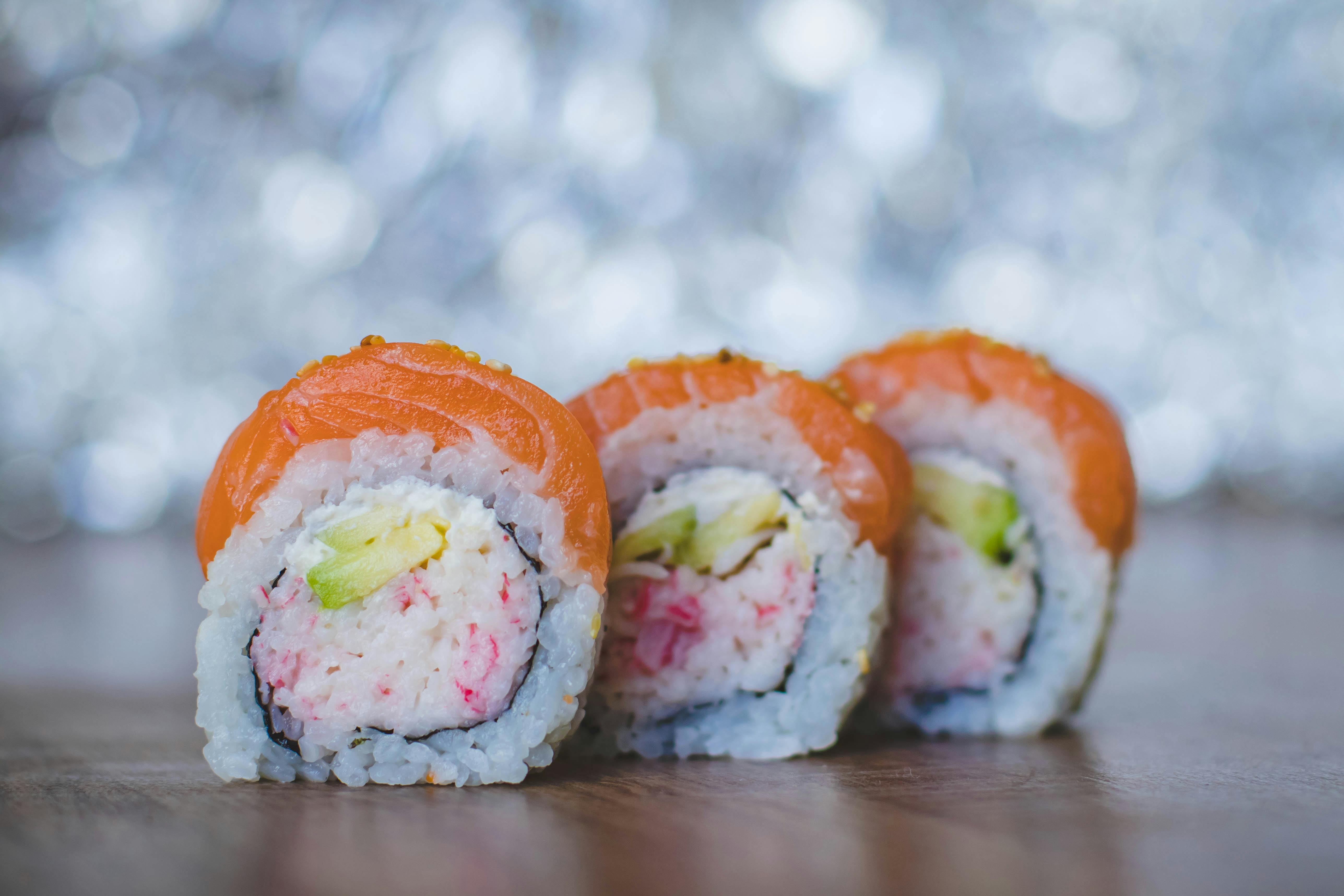 Lachs-Sushi-Rollen