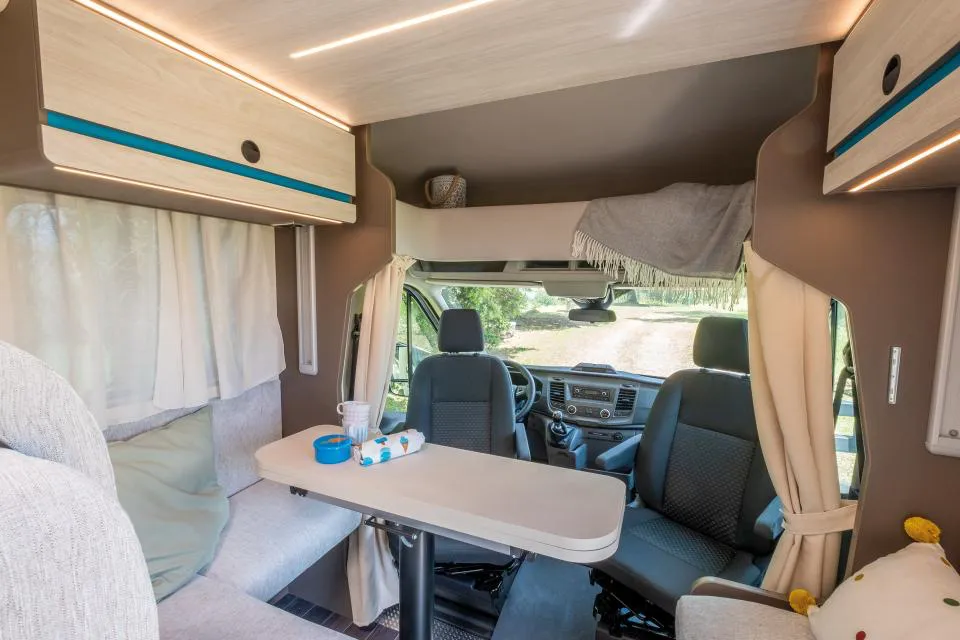 Camper Semintegrale Ford XGO