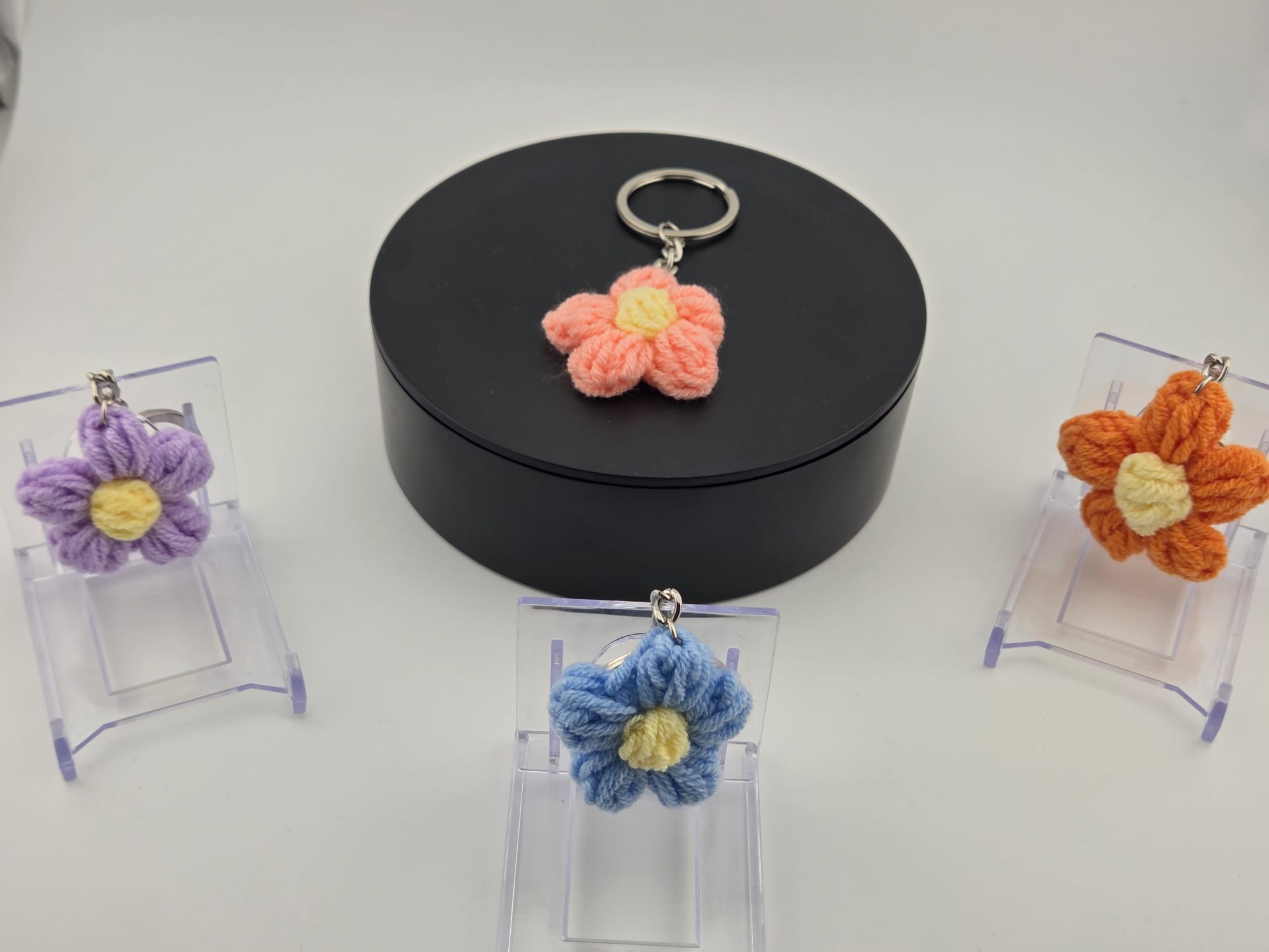 Handgefertigte Blumen-Schlüsselanhänger