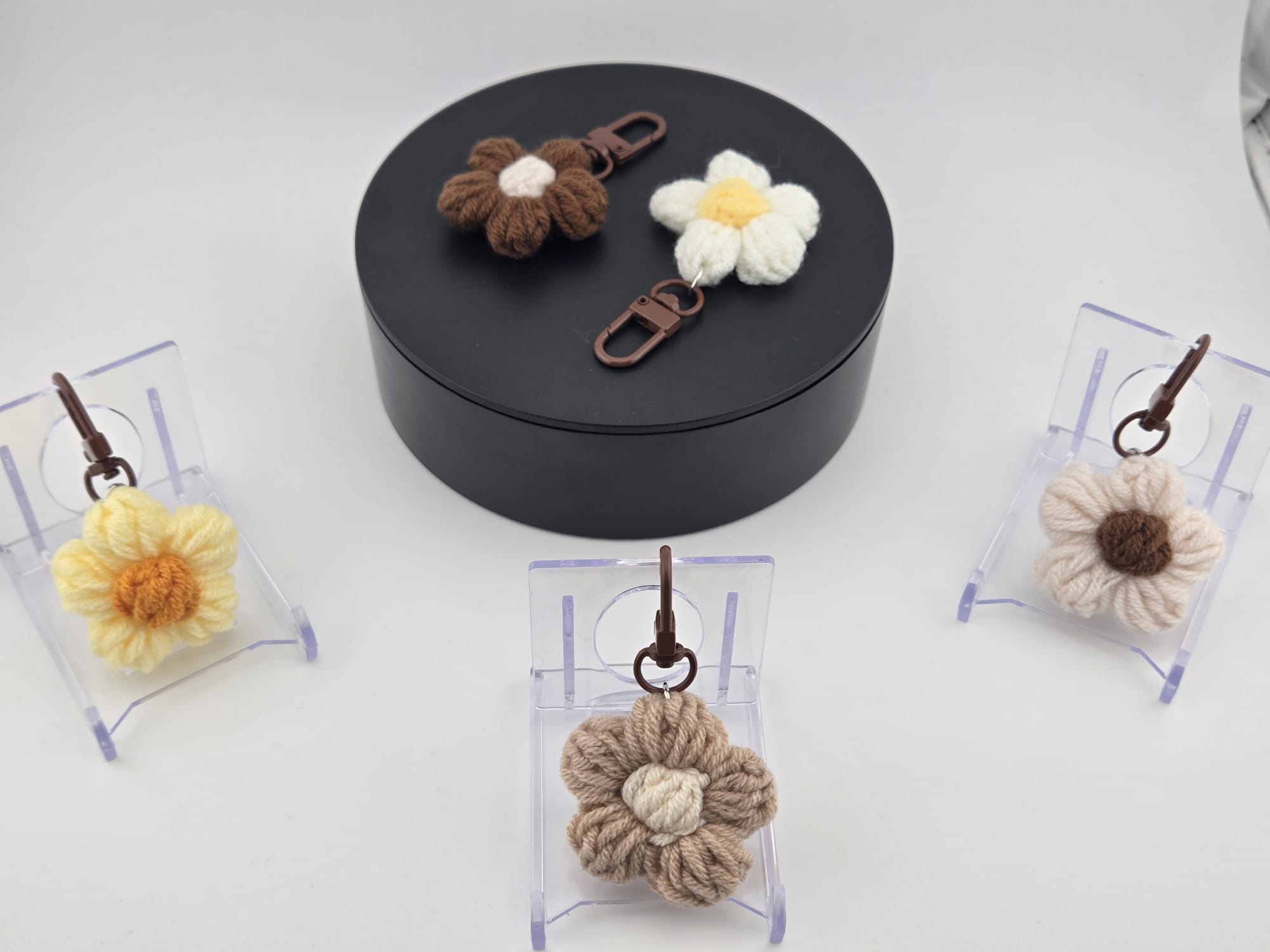 Handgefertigte Blumen-Schlüsselanhänger