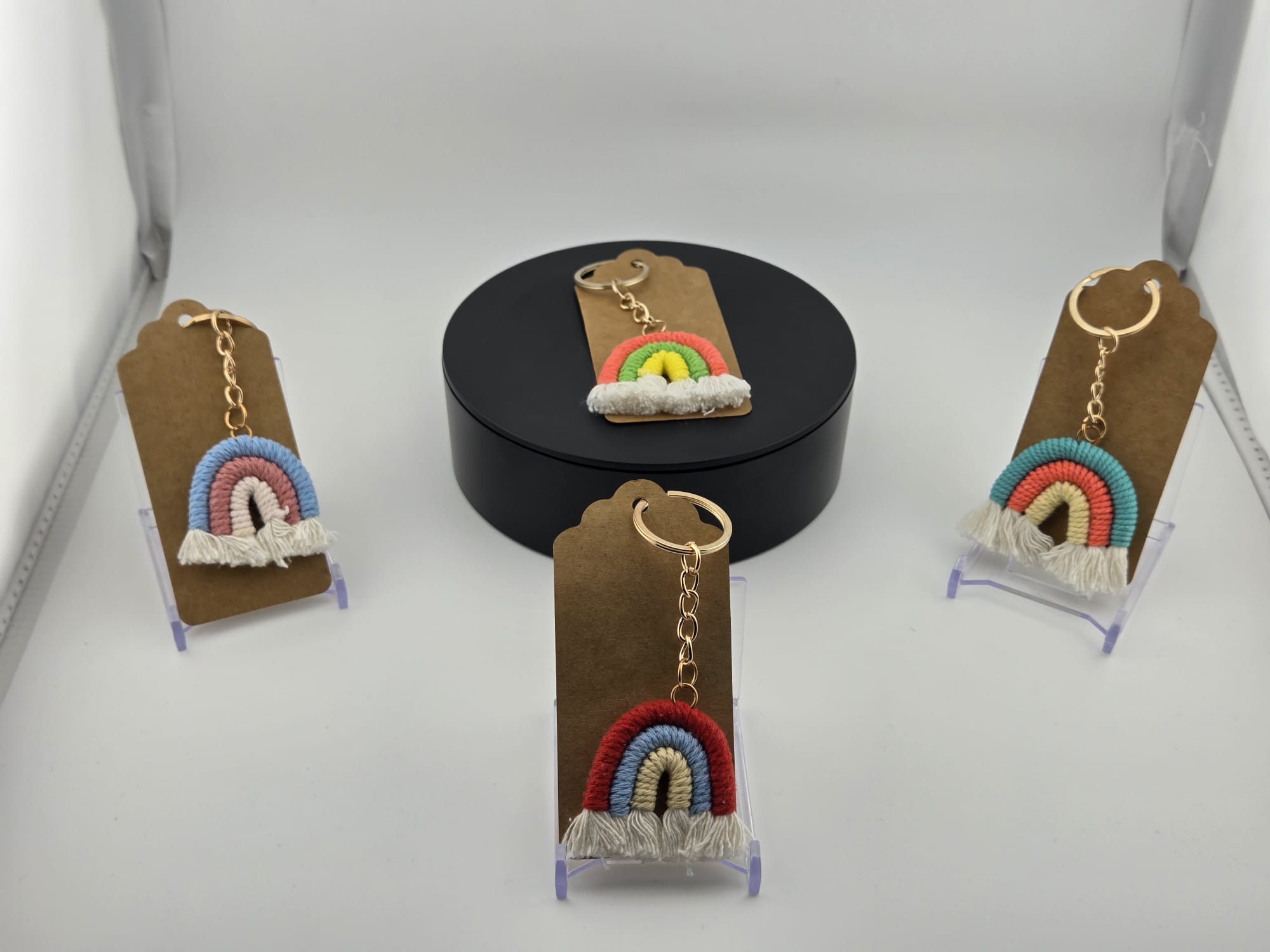 Handgemachter Regenbogen-Schlüsselanhänger