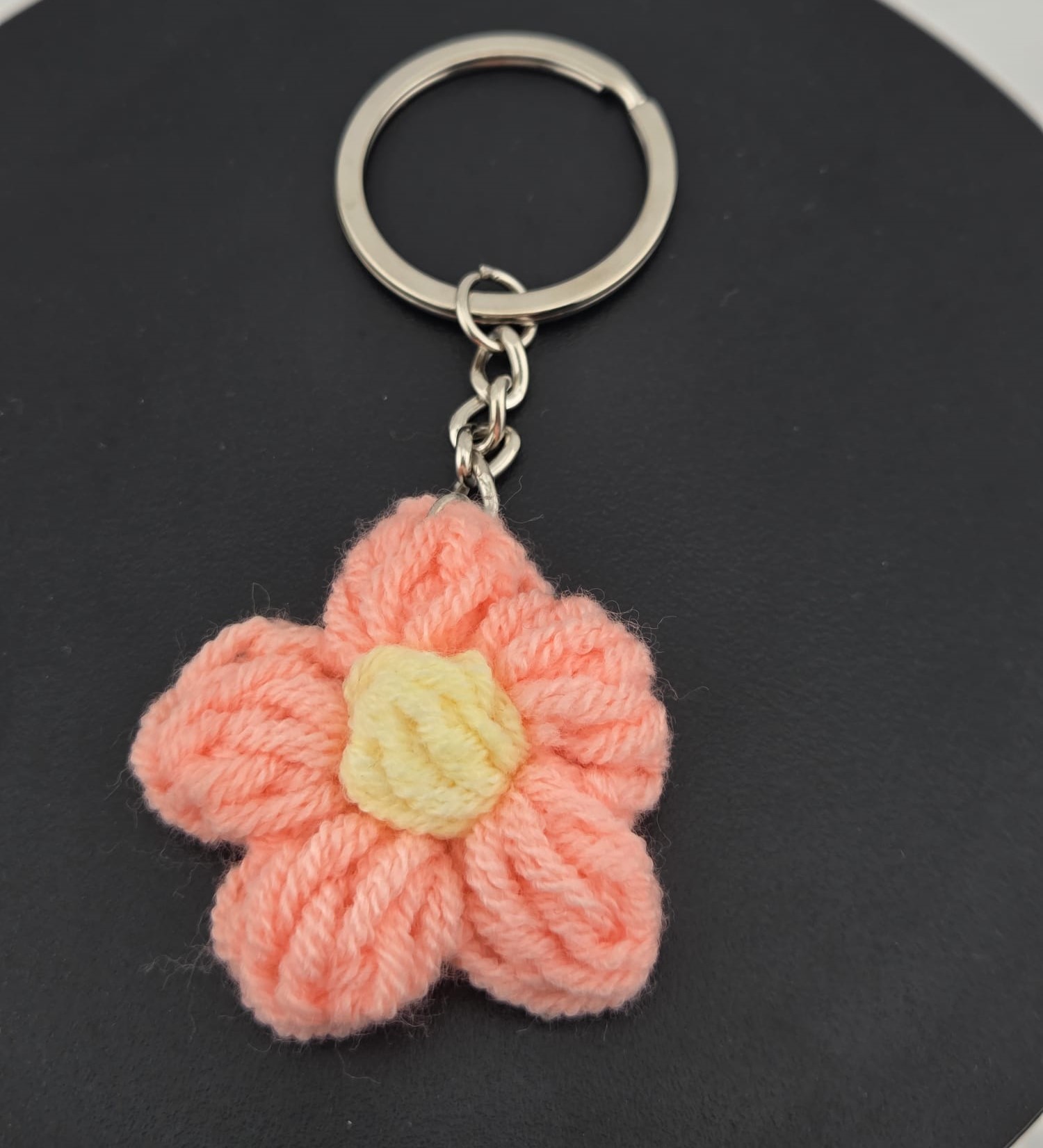 Handgefertigte Blumen-Schlüsselanhänger