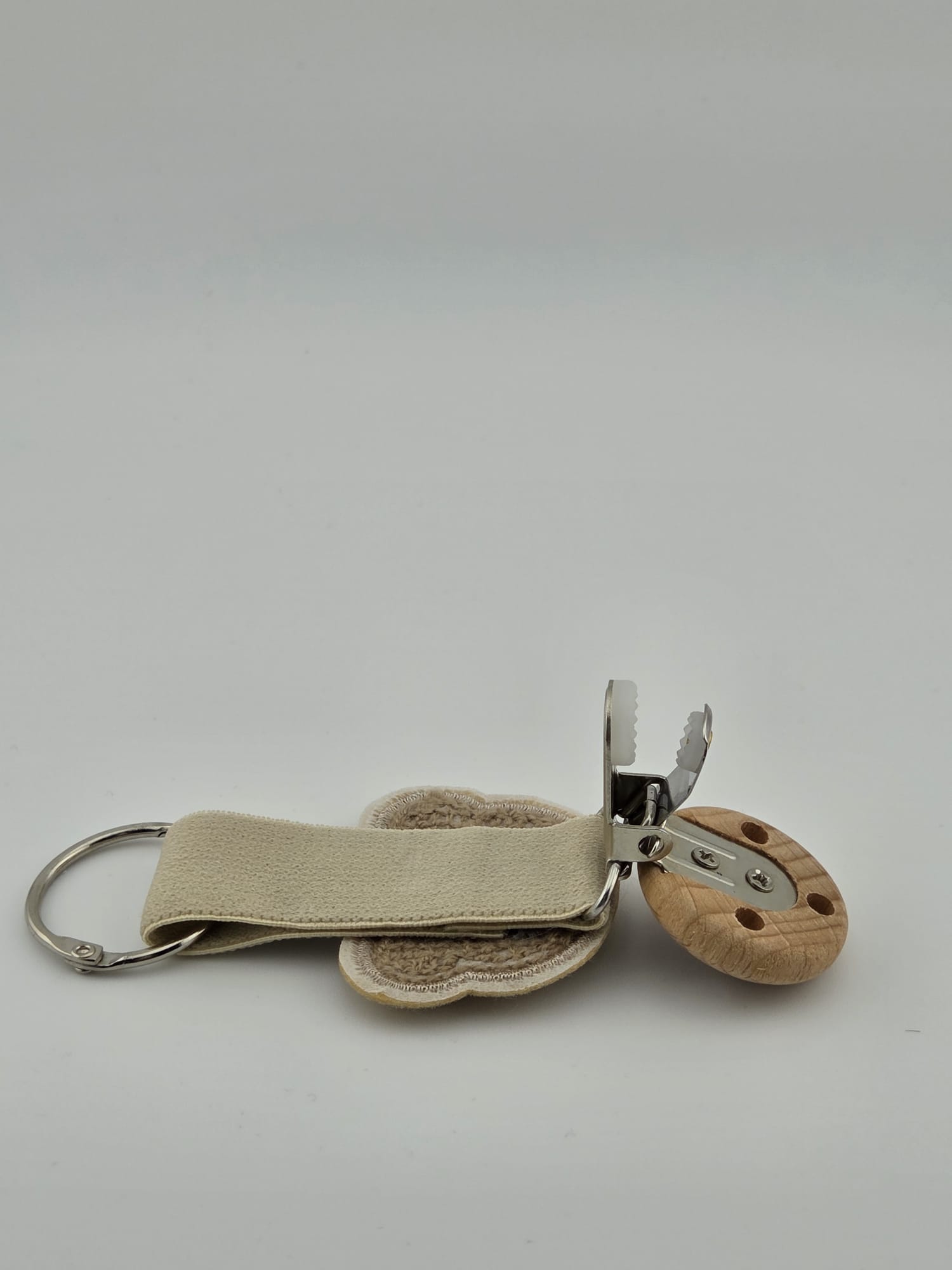 Schnulleranhänger mit Bärenkopf