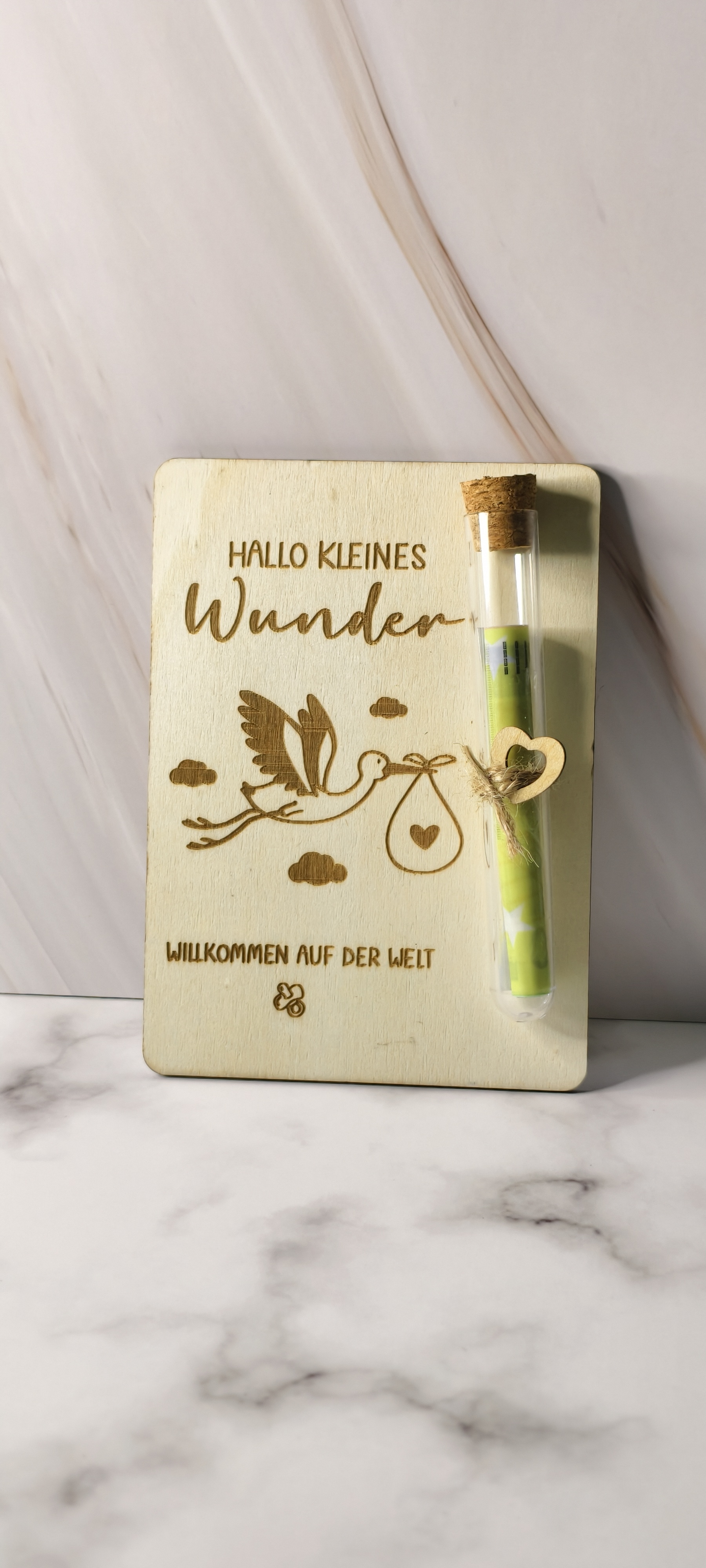 Begrüßungskarte zur Geburt aus Holz