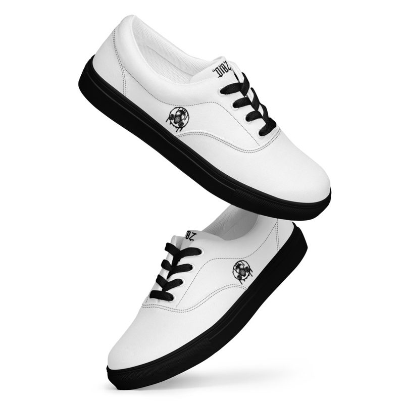 Women’s lace-up canvas shoes