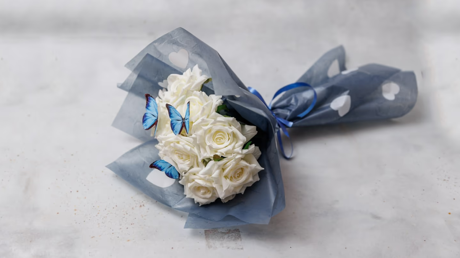 Veštačke ruže sa leptirićima