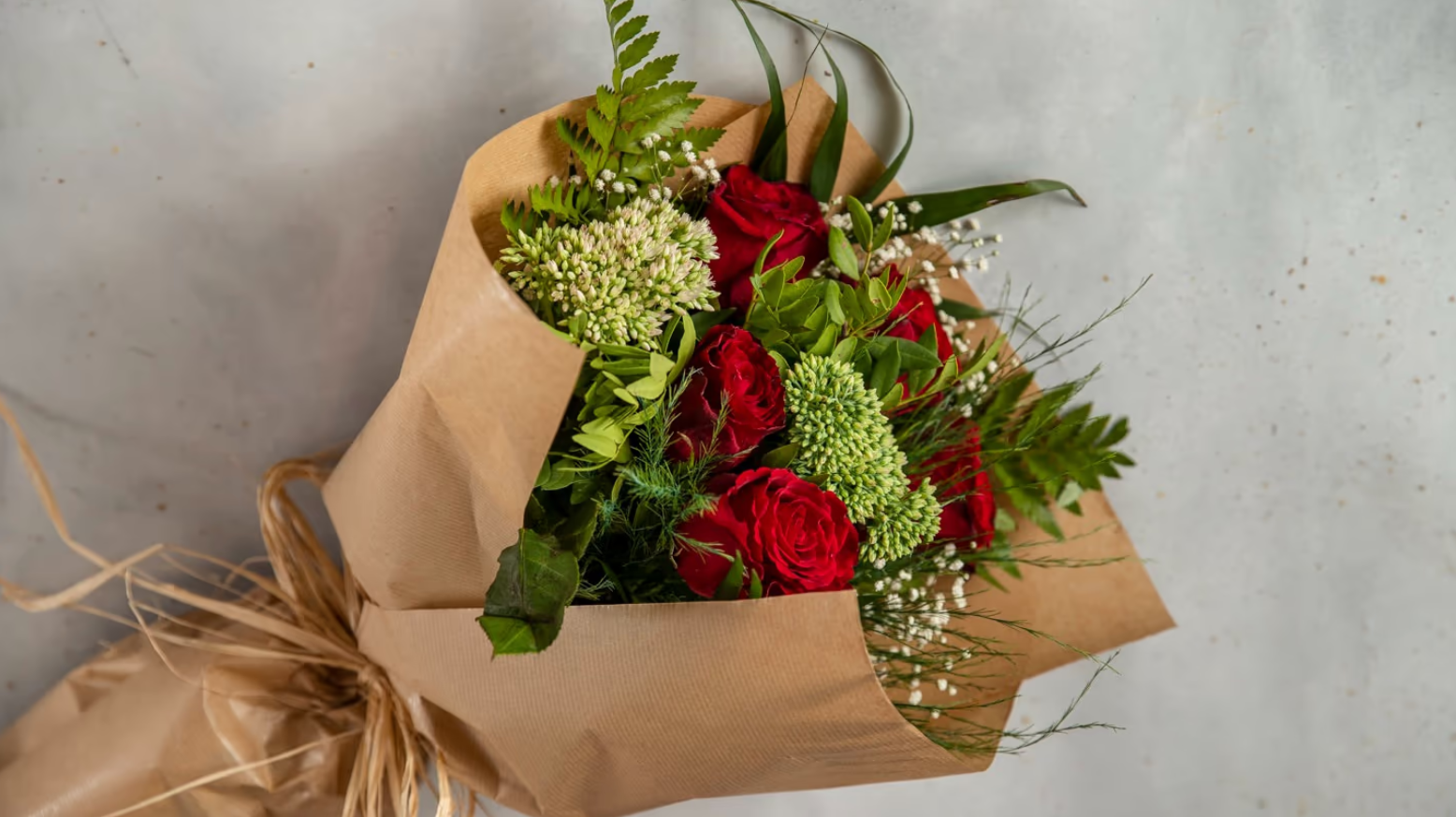 Buket pet crvenih ruža