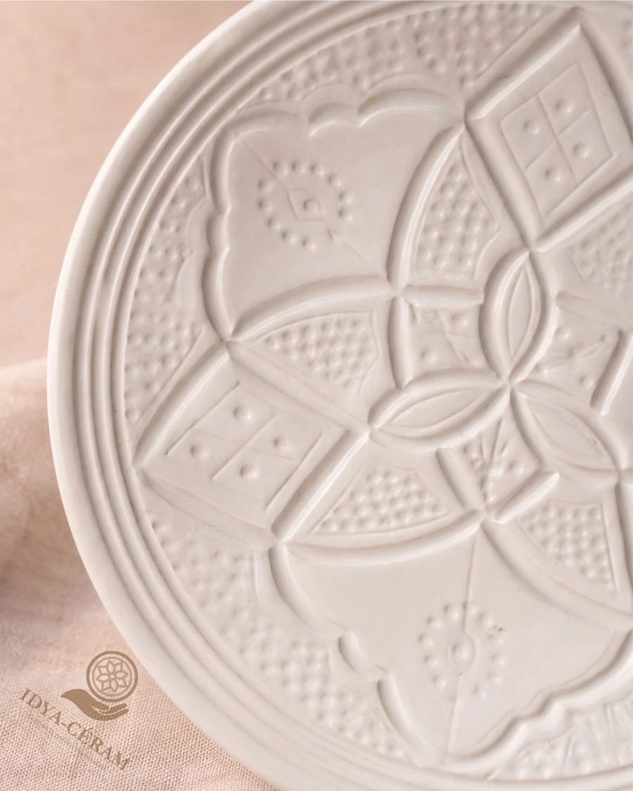 Assiette Plate sculptée  sans fil d'Or 18cm