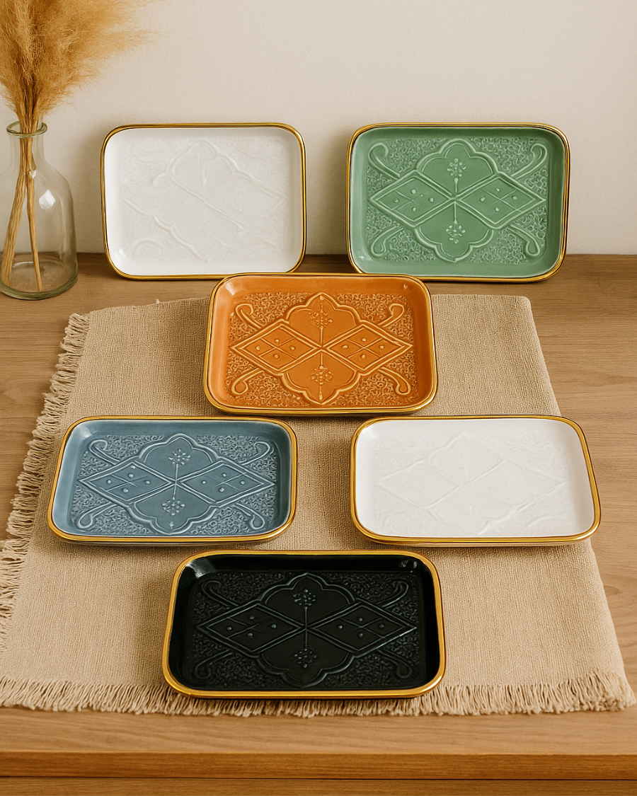 Assiettes rectangulaires avec fil d'Or